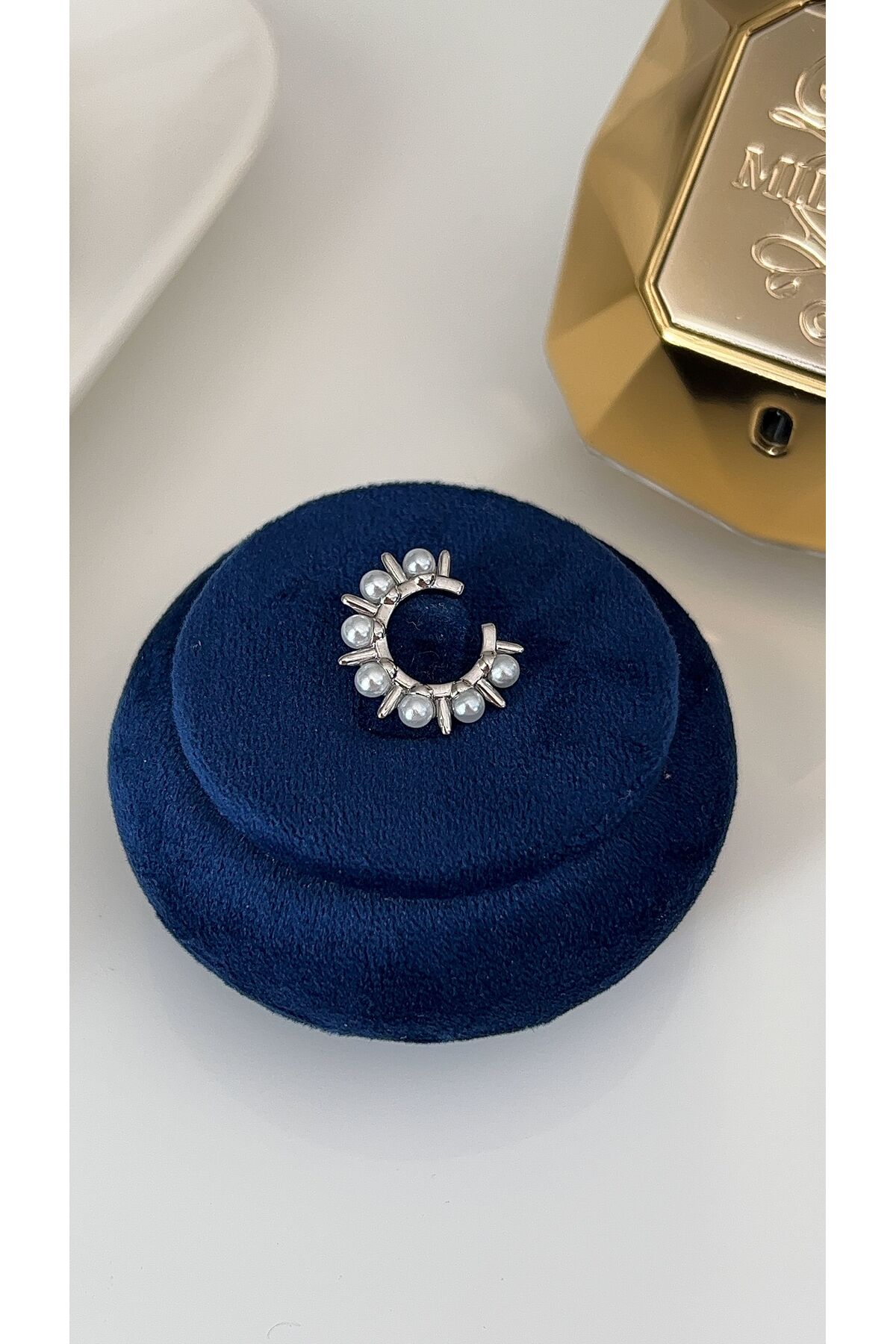 Vip Seri Gümüş İncili Zımba Kıkırdak Küpe (Earcuff)