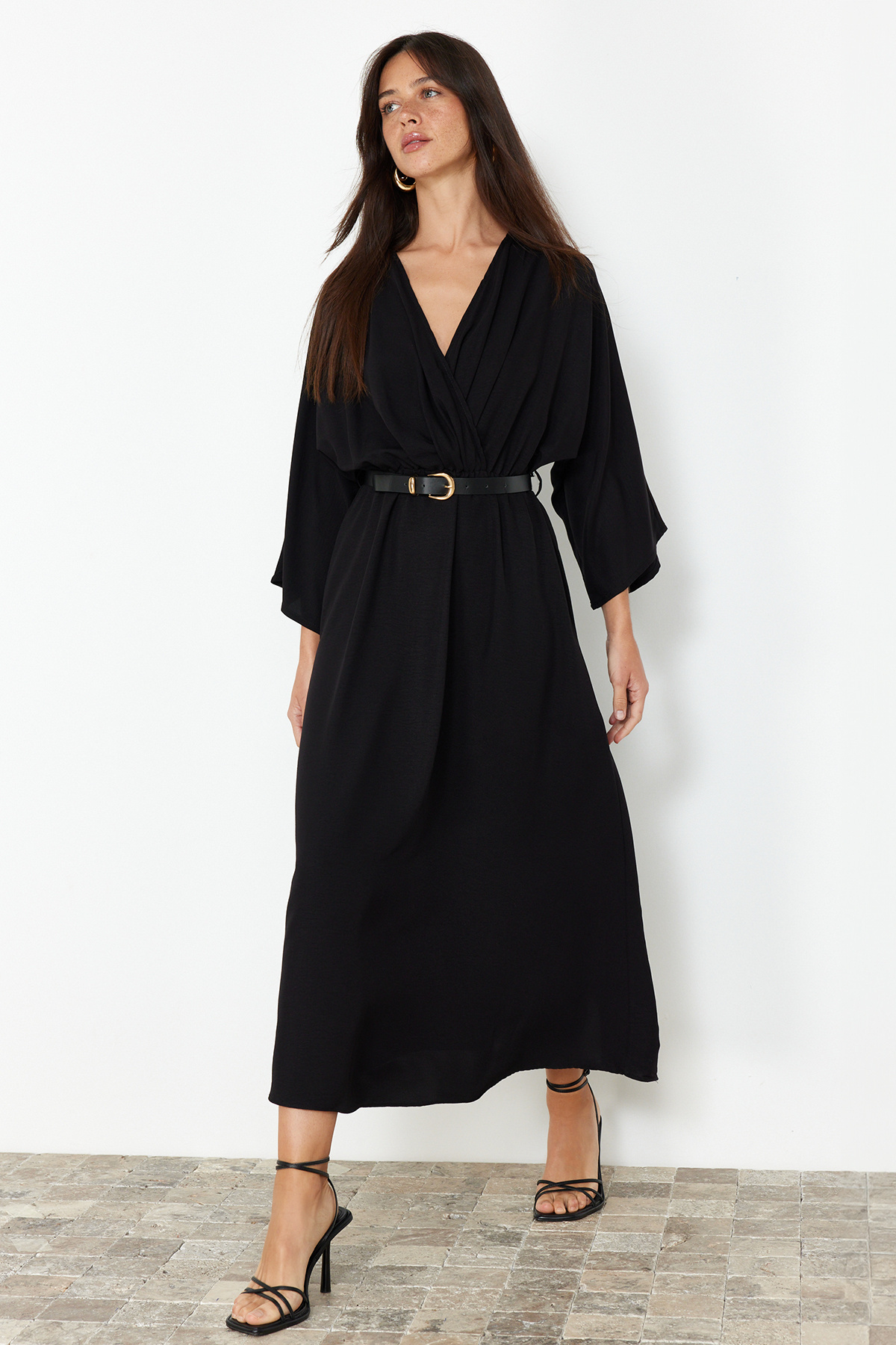 Trendyolmilla  Siyah Kemerli A-line Kruvaze Yakalı Aerobin Midi Dokuma Elbise TWOSS24EL00992 - Görsel 3