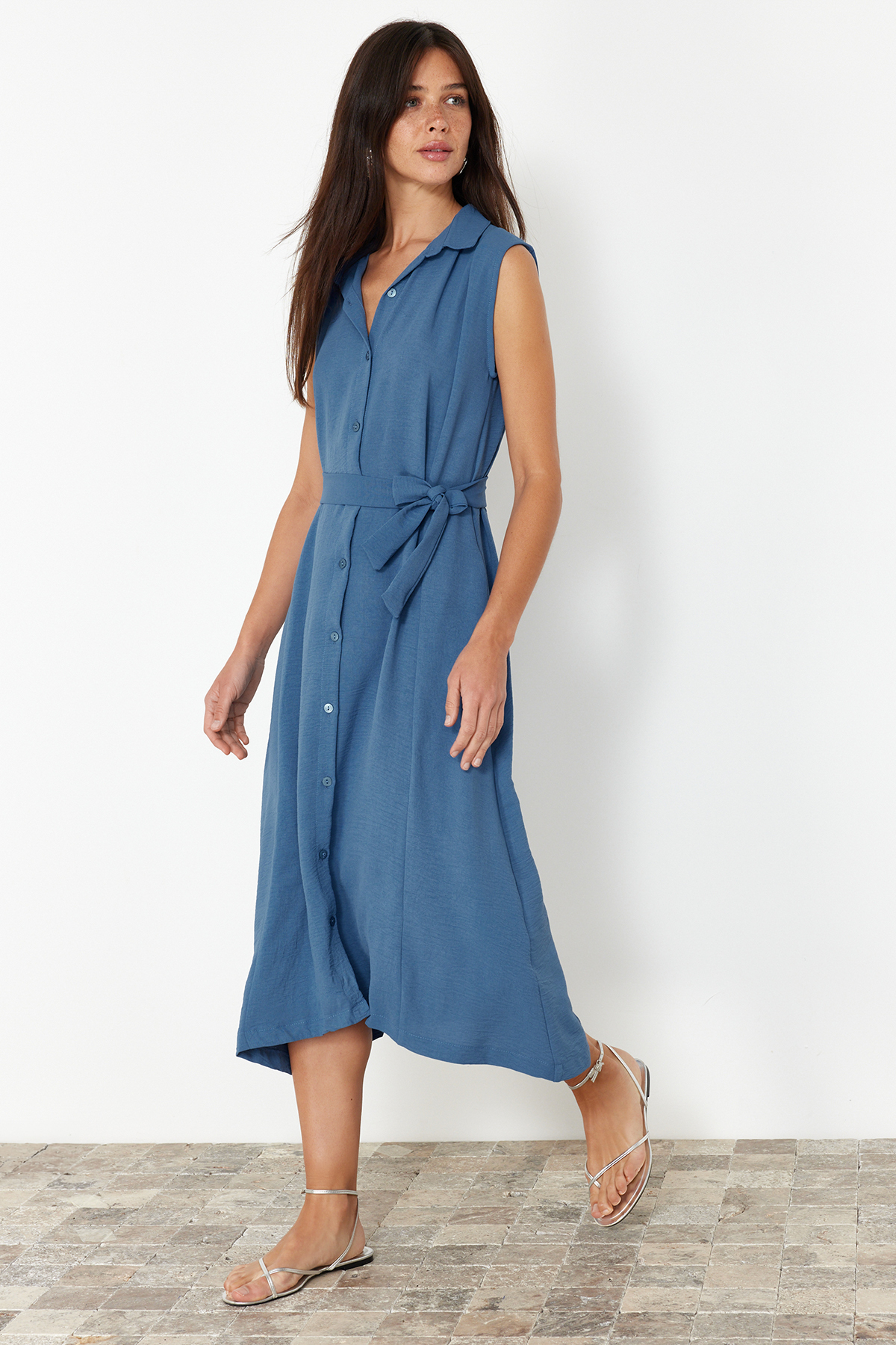 Trendyolmilla Indigo Düz Indigo Düz Kuşaklı Siyah Kolsuz Gömlek TWOSS24EL00984 TWOSS24EL00984