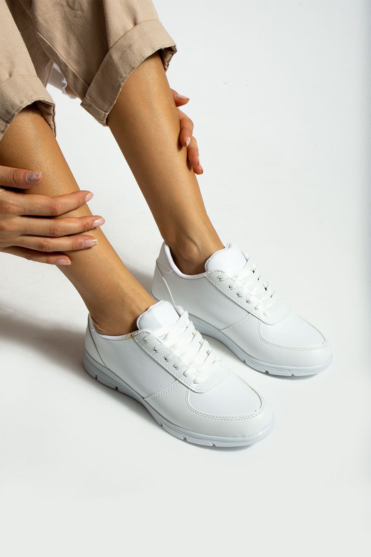 white womens casual trainers
