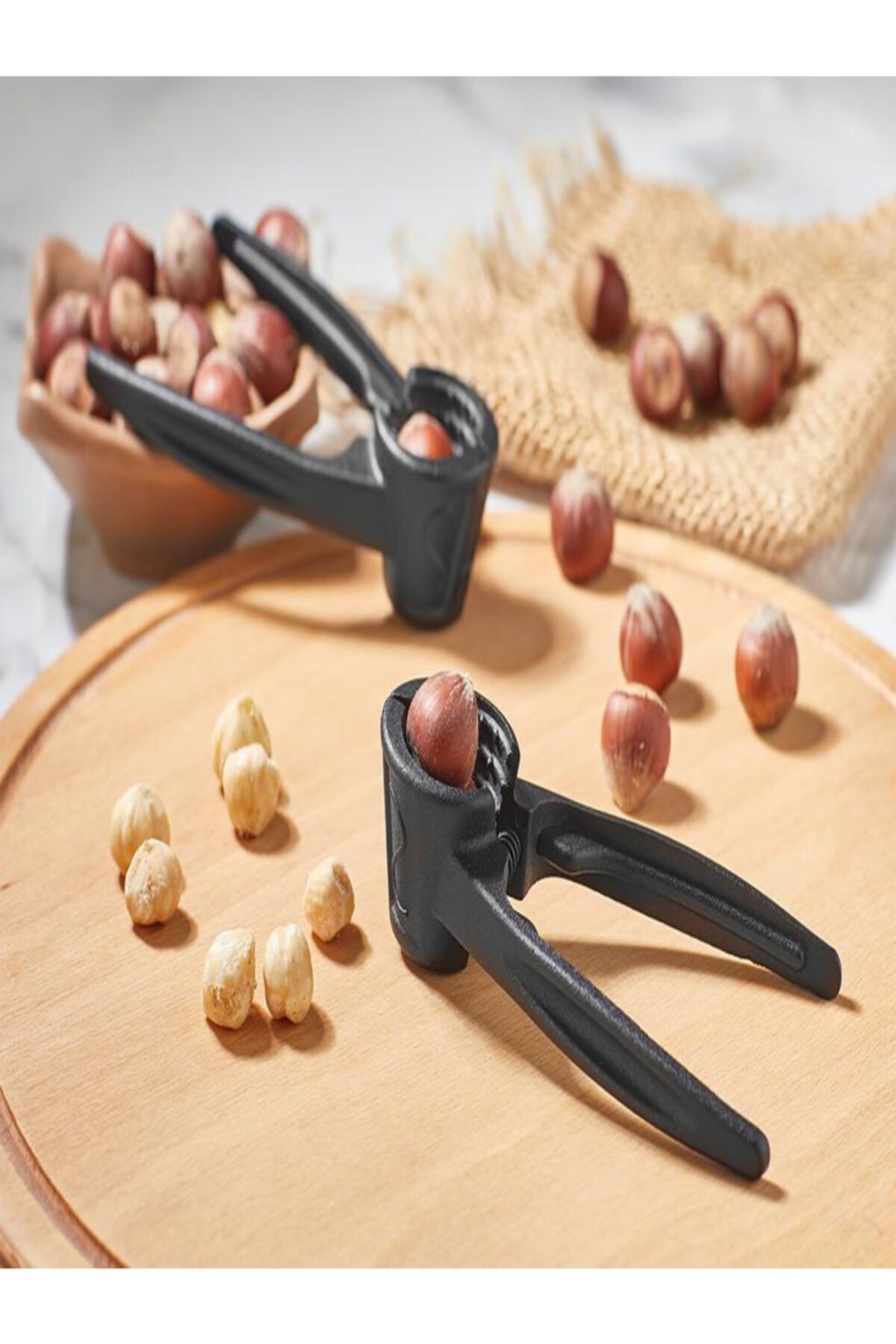 1 Pc Black Casting Hazelnut Crusher Hazelnut Crushing Tool