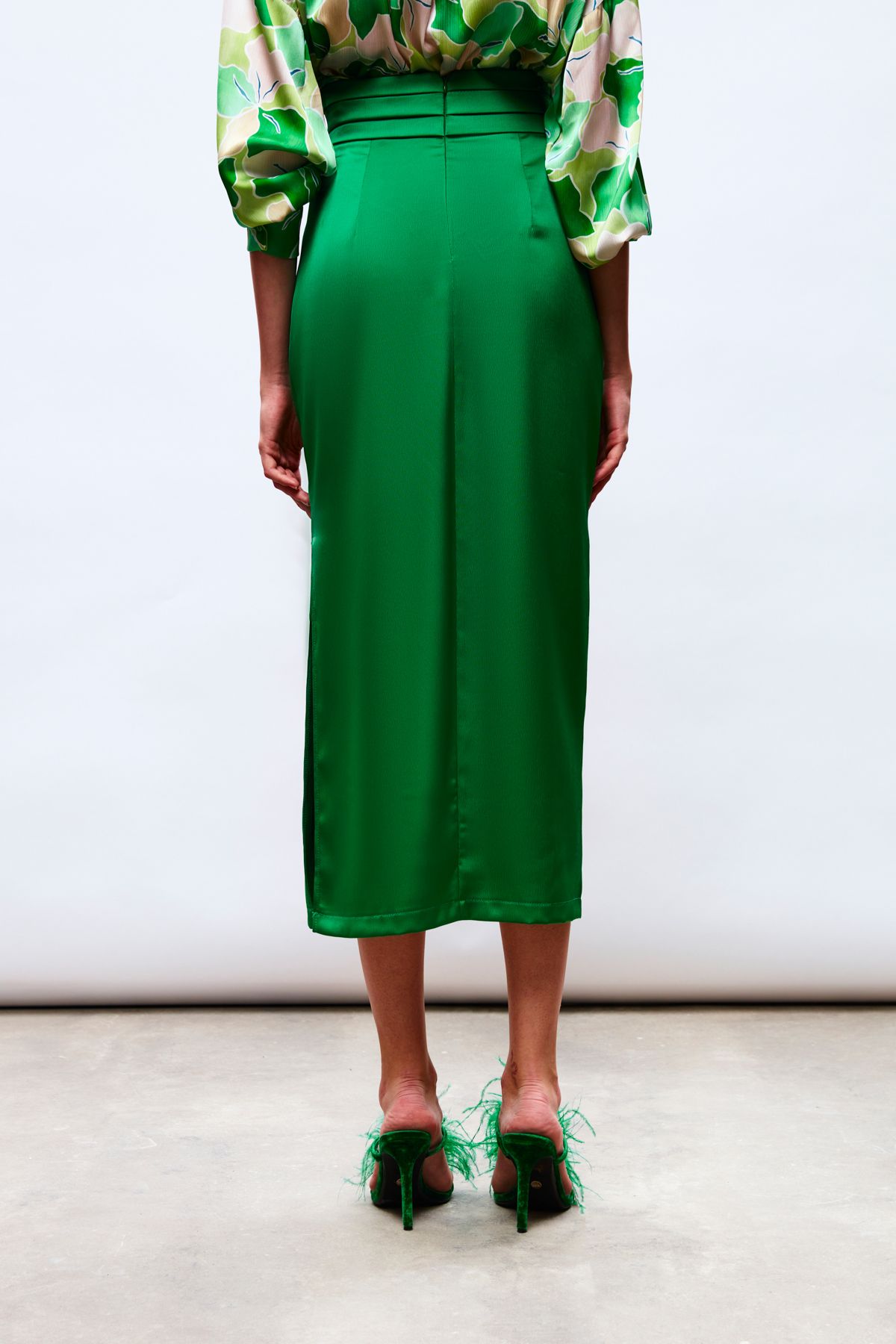 Sateen-Satin Skirt with Belt and Pleat Detail - ZEMRUT 5