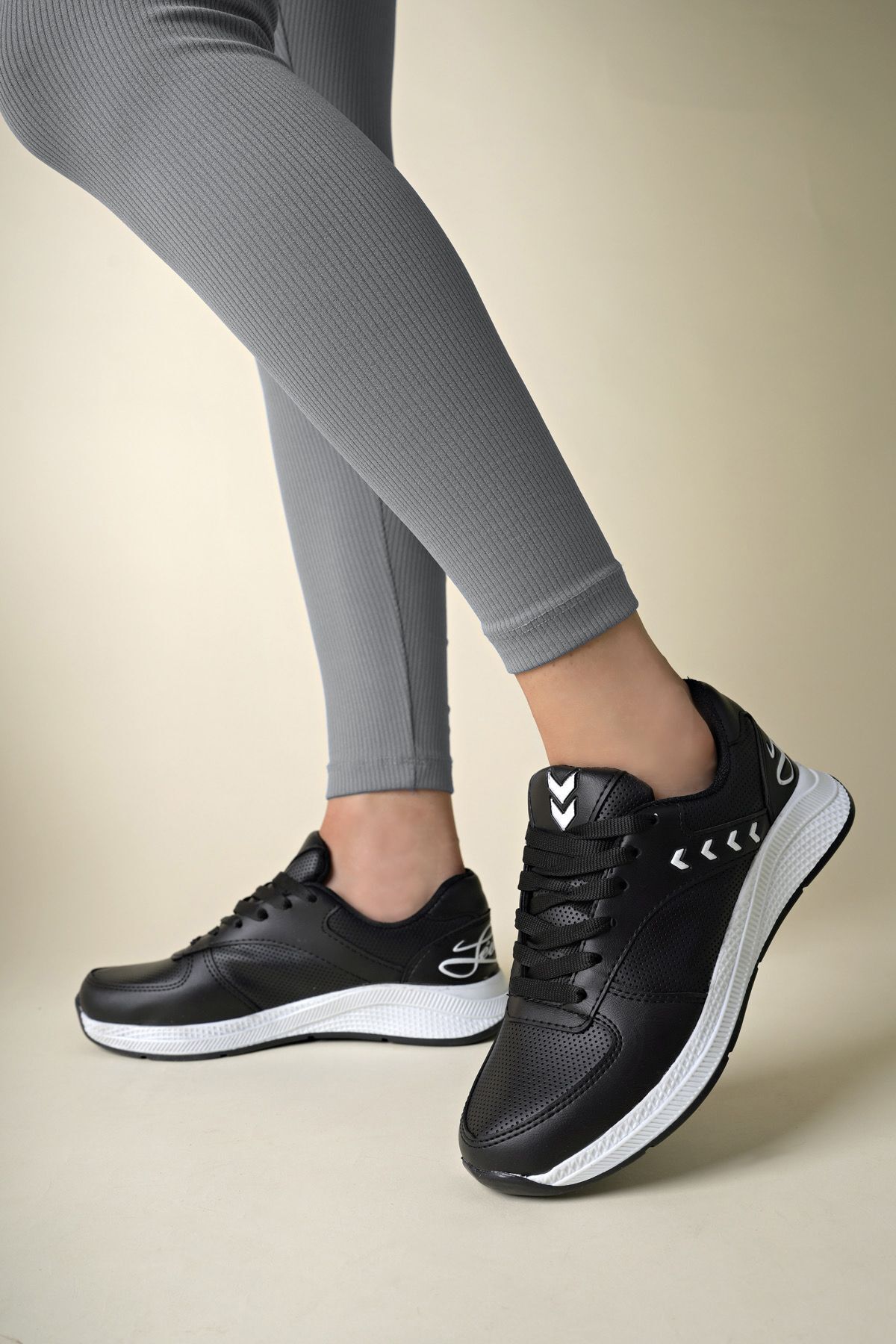 pasyone Women s Sneakers Black Casual Shoes Trendyol