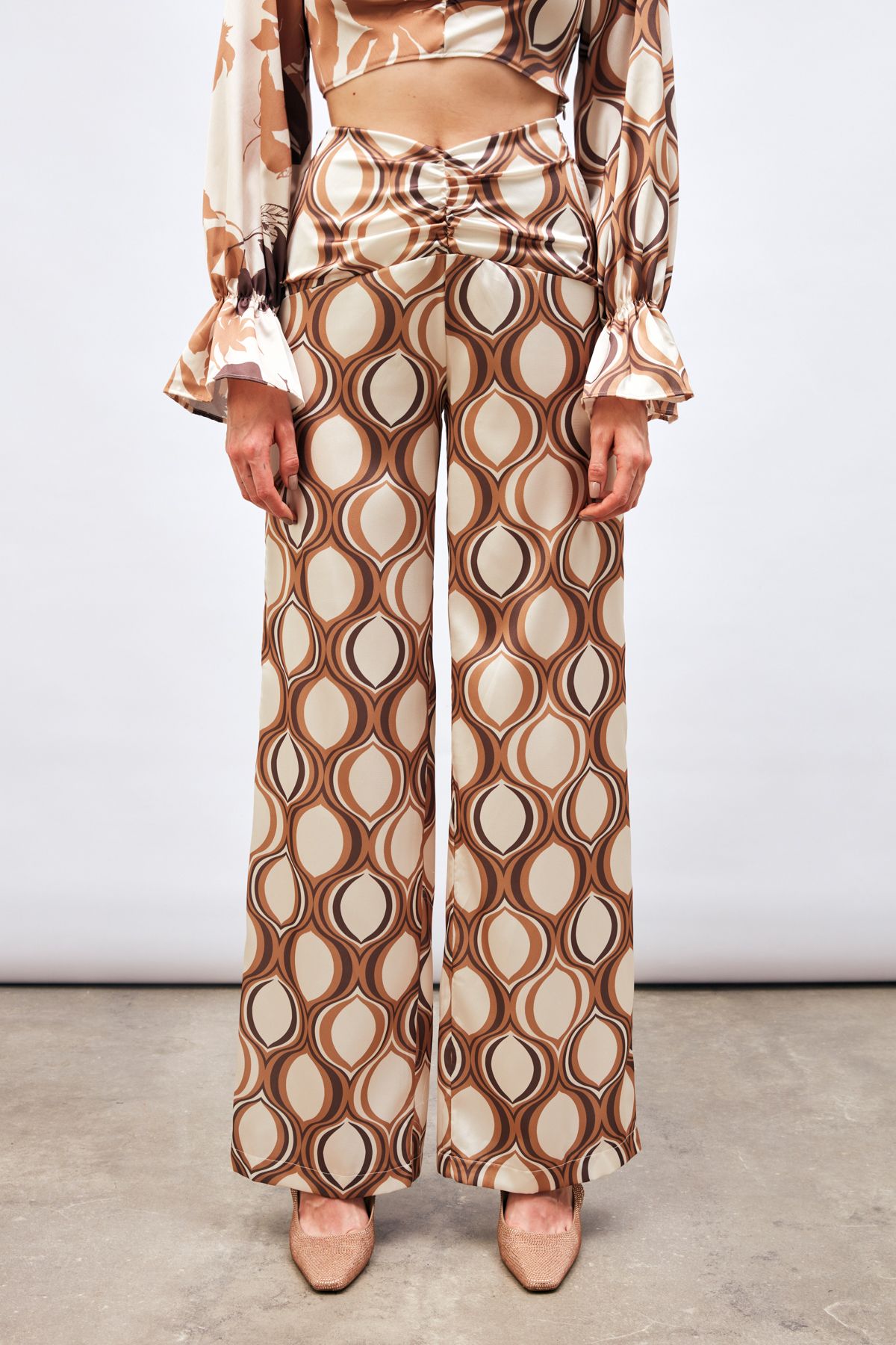 Sateen-Camel Patterned Loose Trousers - Front Drawstring 7