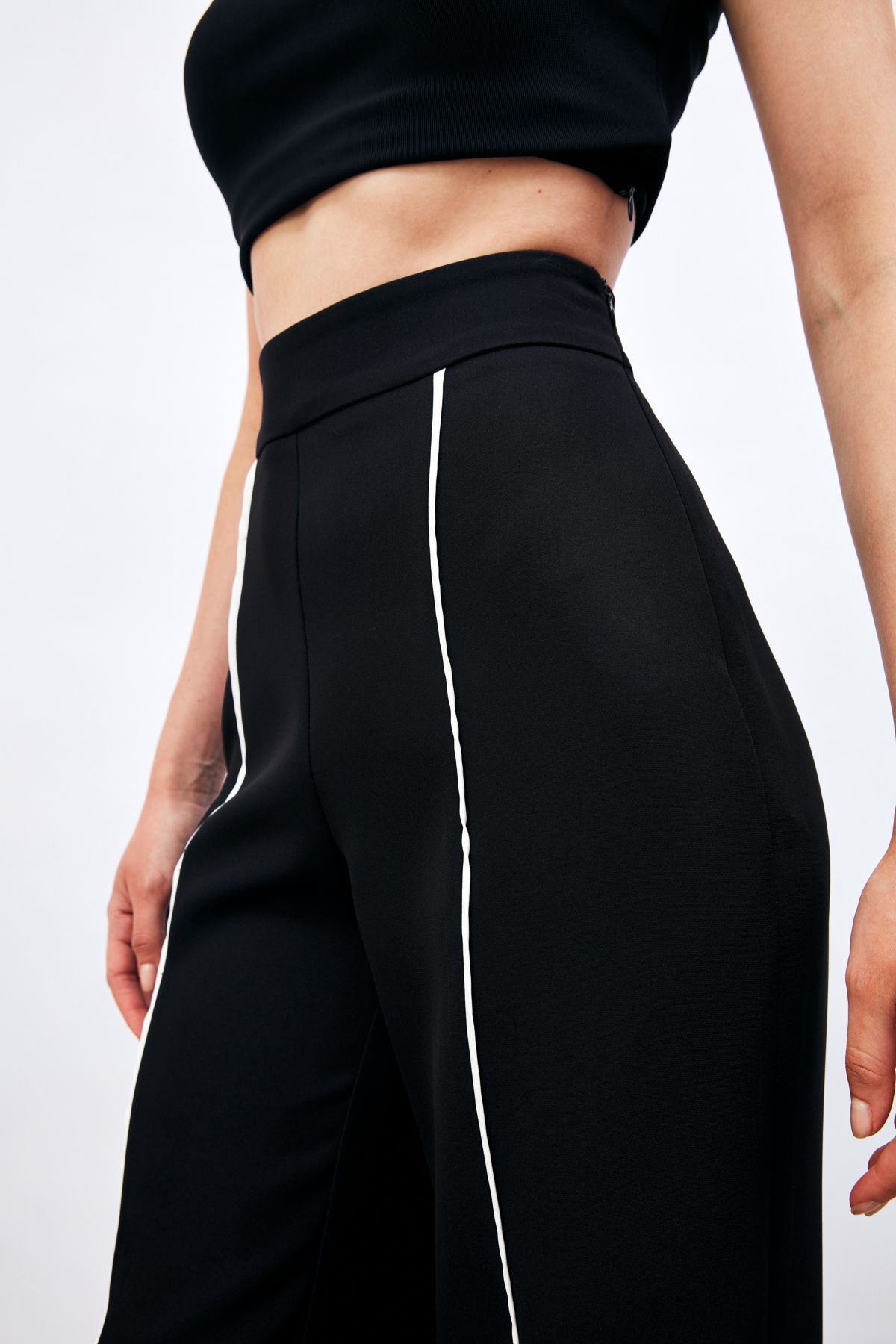 Sateen-Pantaloni largi în contrast - negri 6