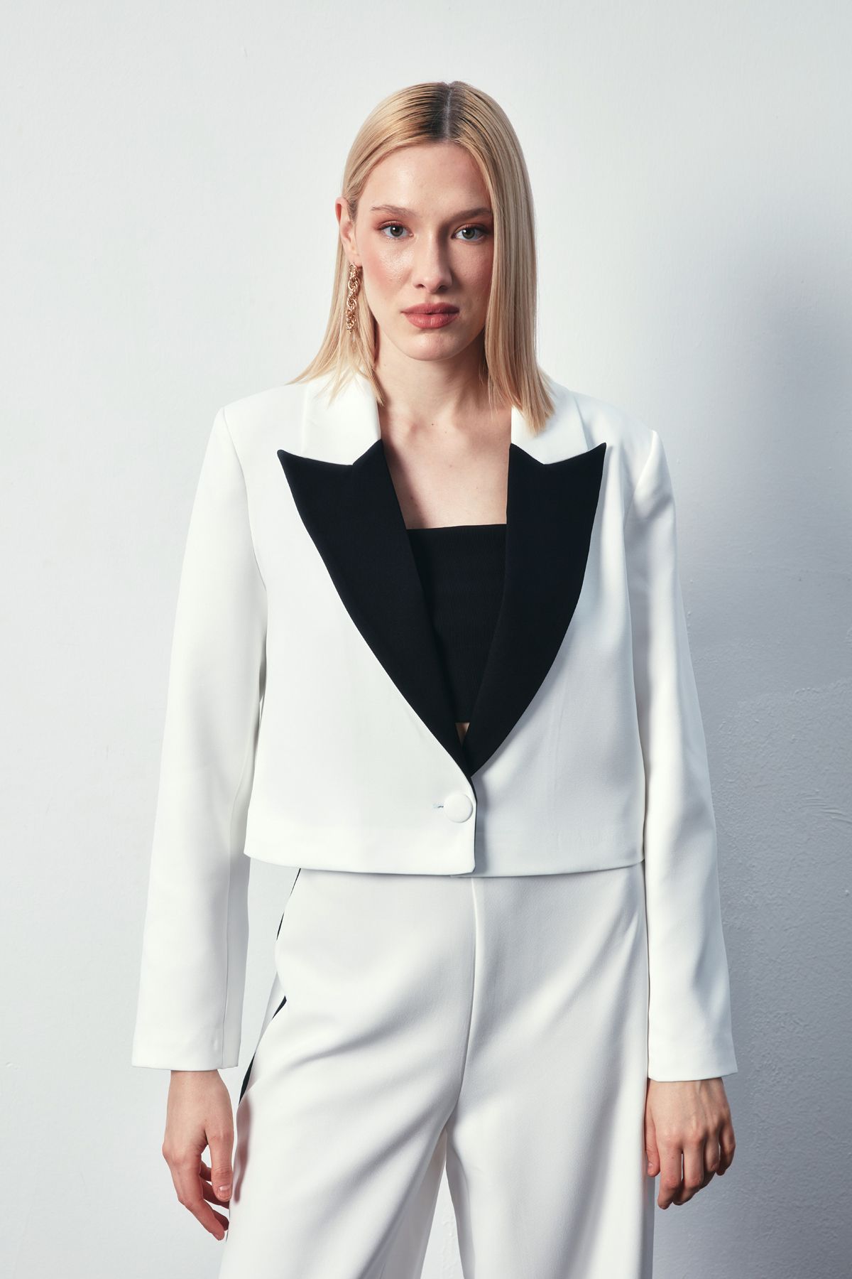 Sateen-Contrast Short Jacket - Ecru 3