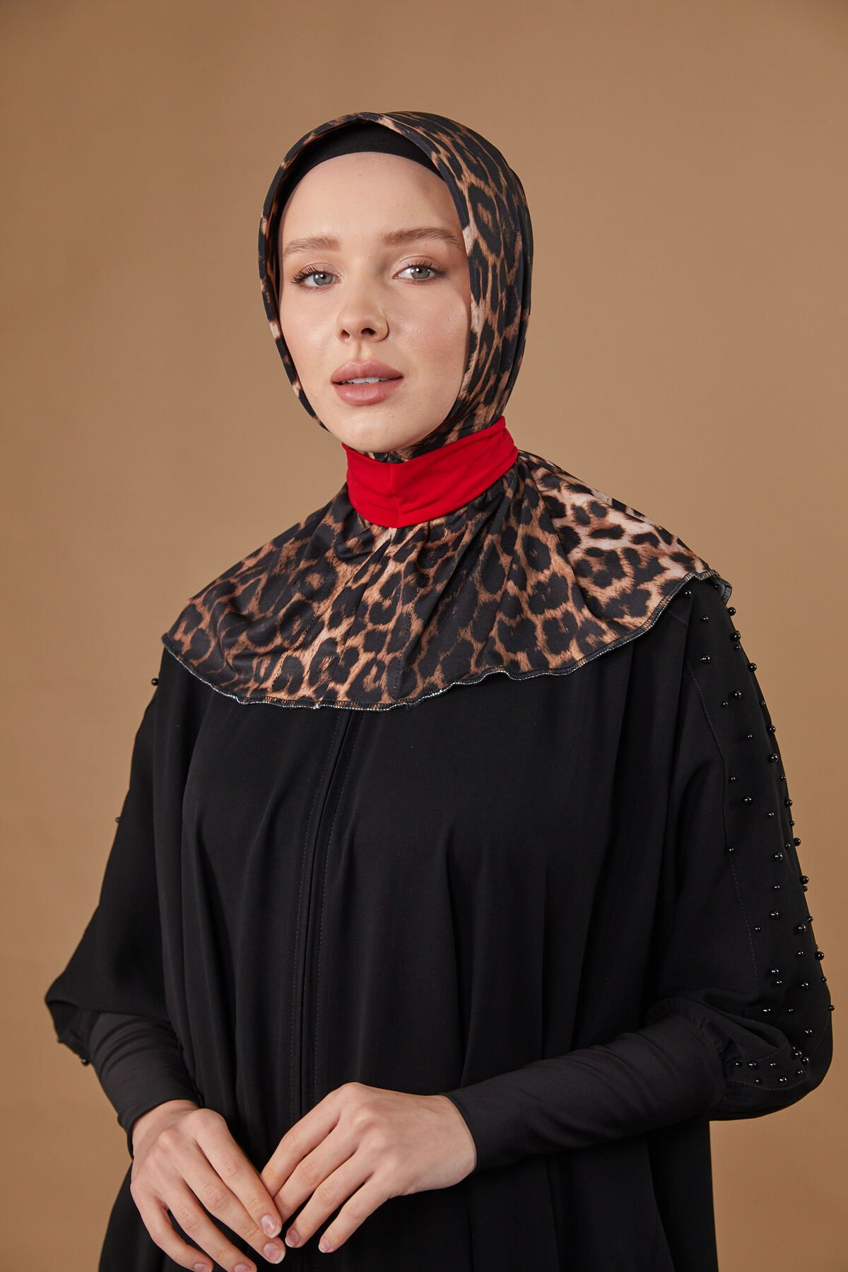 Differenza-غطاء رأس بتصميم الكونتيسة بنمط الفهد الأحمر 2