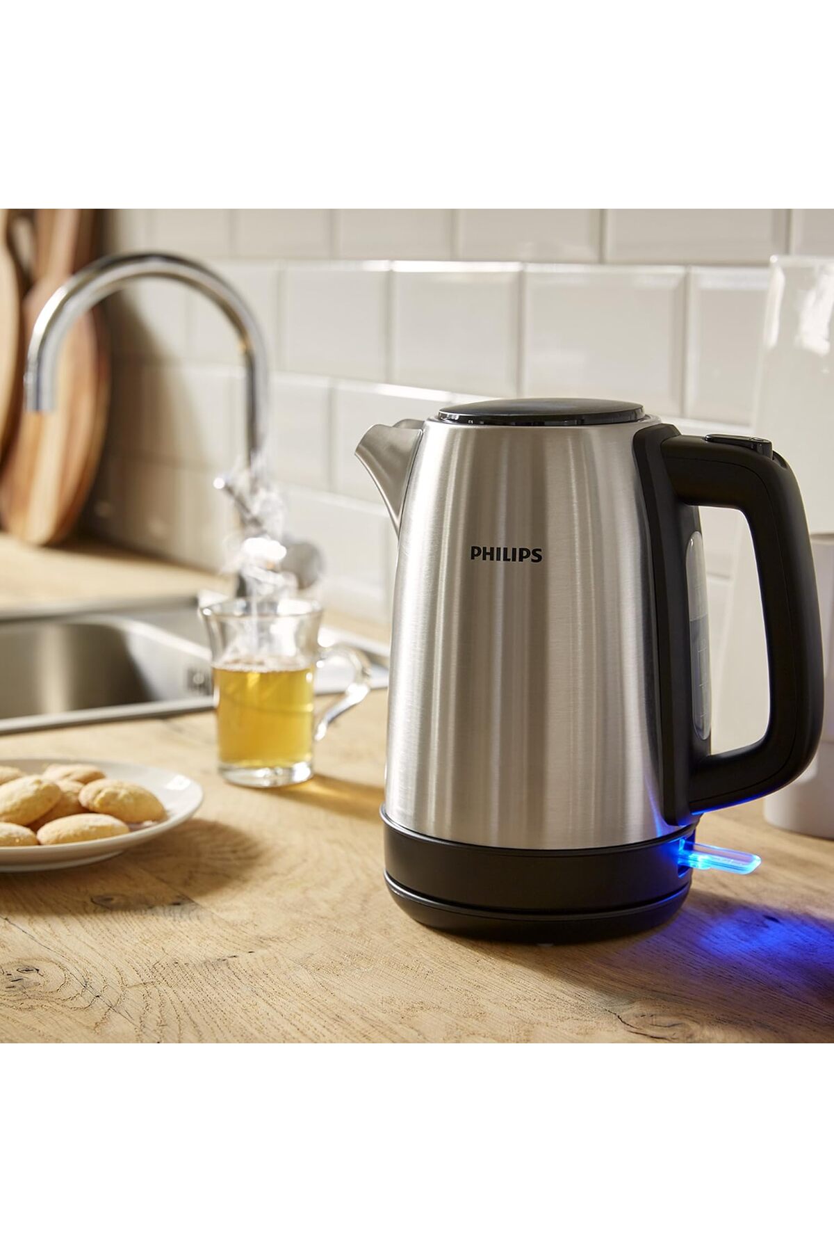 Philips Çelik Su Isıtıcı, 1.7 L Hazne, 360 Dereceli Taban, Otomatik Kapanma [Enerji Sınıfı A+++]