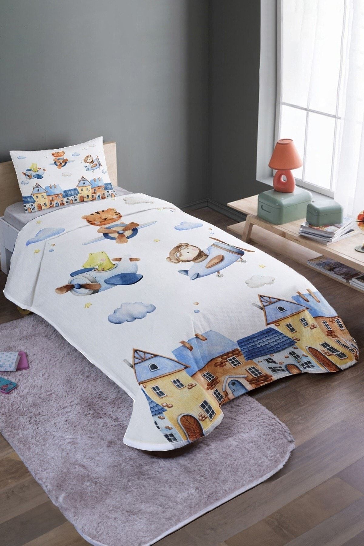 EVPANYA-Pilots in the Town Patterned Single Pique Set and Bedspread 2