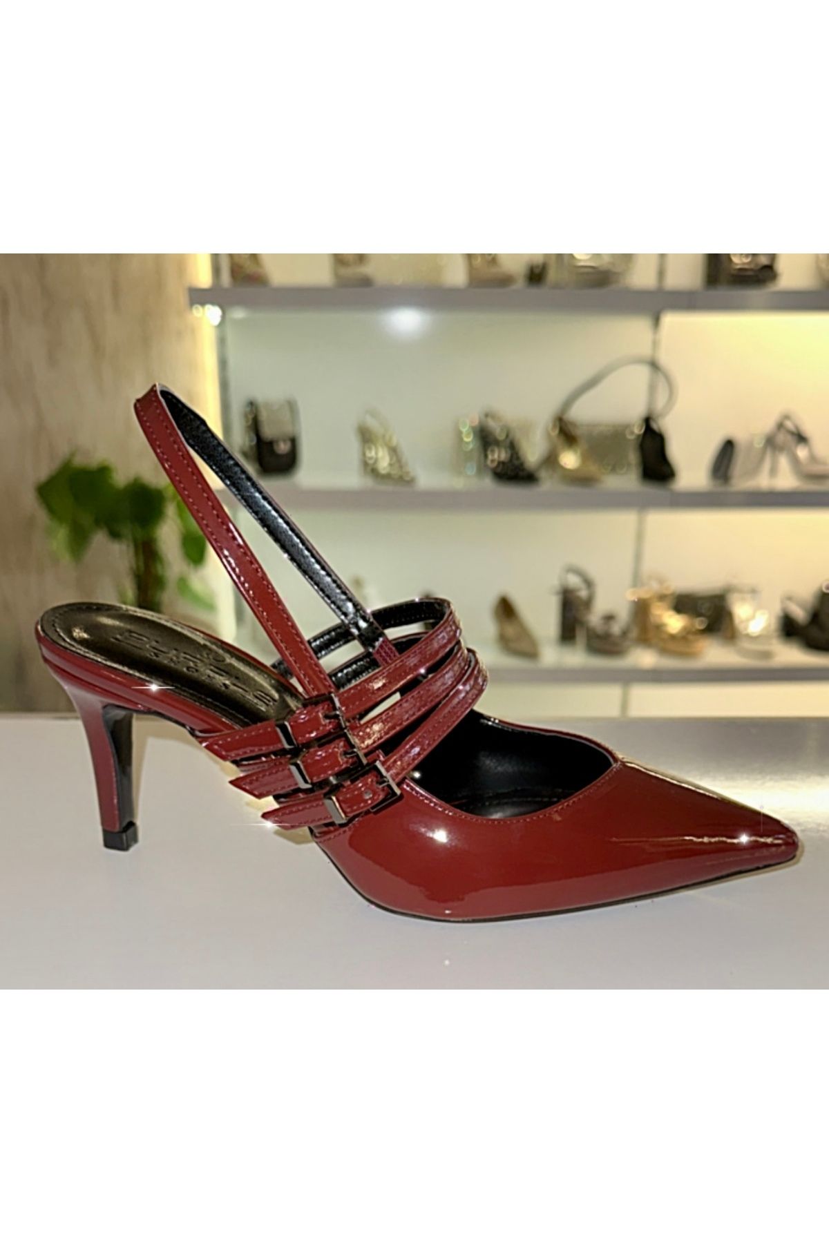 Bordo Rugan Üç Kemer Detaylı Arkası Açık Stiletto