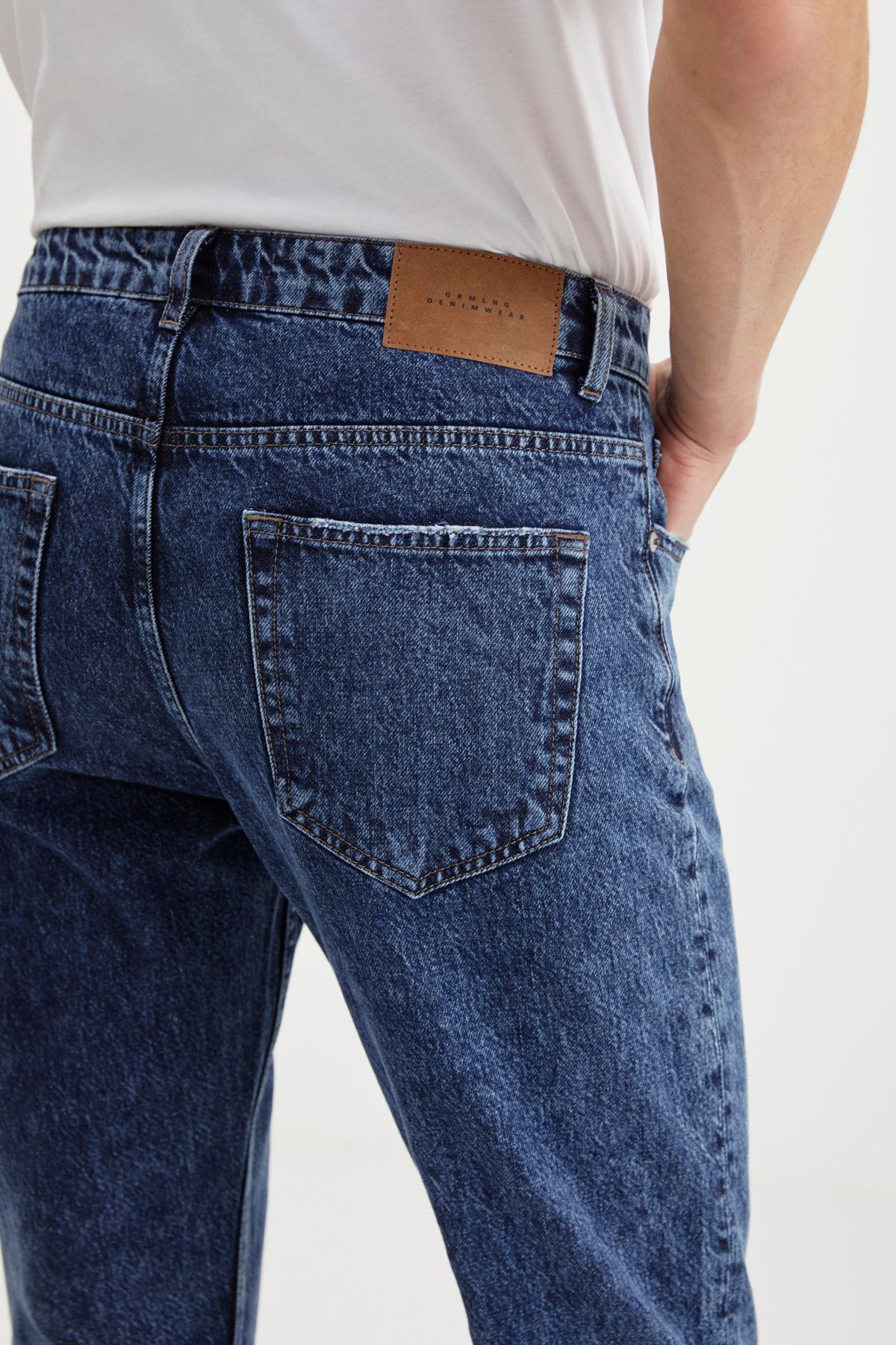 GRIMELANGE-Gilberto Męskie Jeansy Carrot Fit Carrot Leg Zniszczone Sprane Grube Teksturowane Niebieskie Dżinsy Denim 8