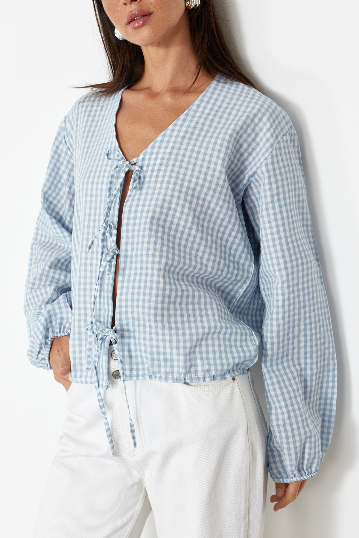 Trendyolmilla  Açık Mavi Önden Bağlamalı Dokuma Gömlek TEDSS24GO00001 - Görsel 3