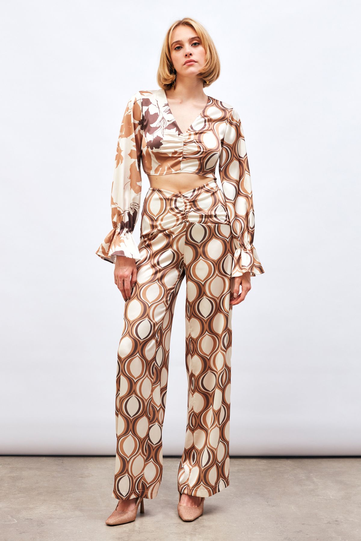 Sateen-Camel Patterned Loose Trousers - Front Drawstring 2
