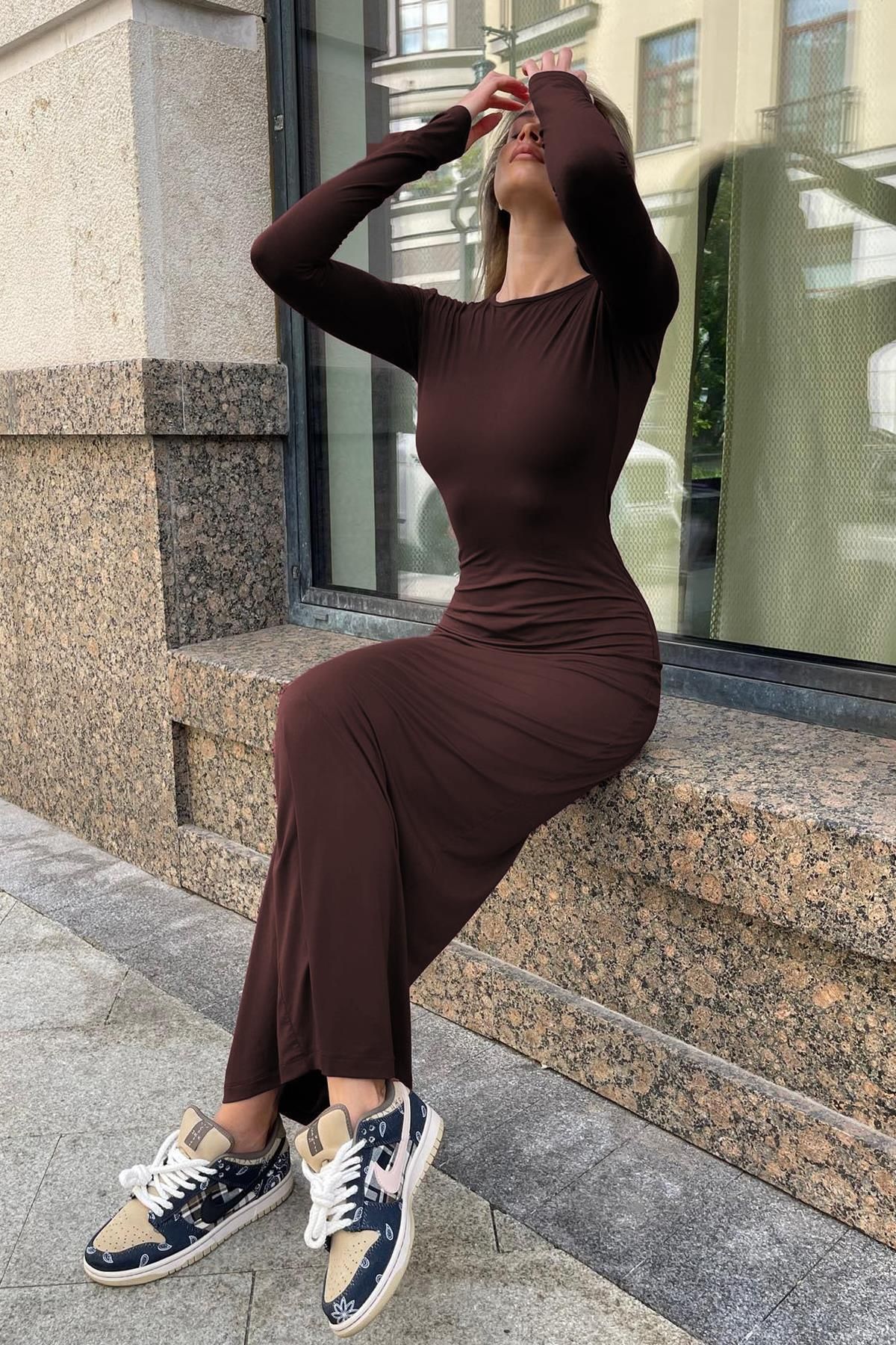 https://cdn.dsmcdn.com/ty1322/product/media/images/prod/QC/20240517/11/3dc1b0e8-3dfe-360a-a1c8-e46c698fdeba/1_org_zoom.jpg
