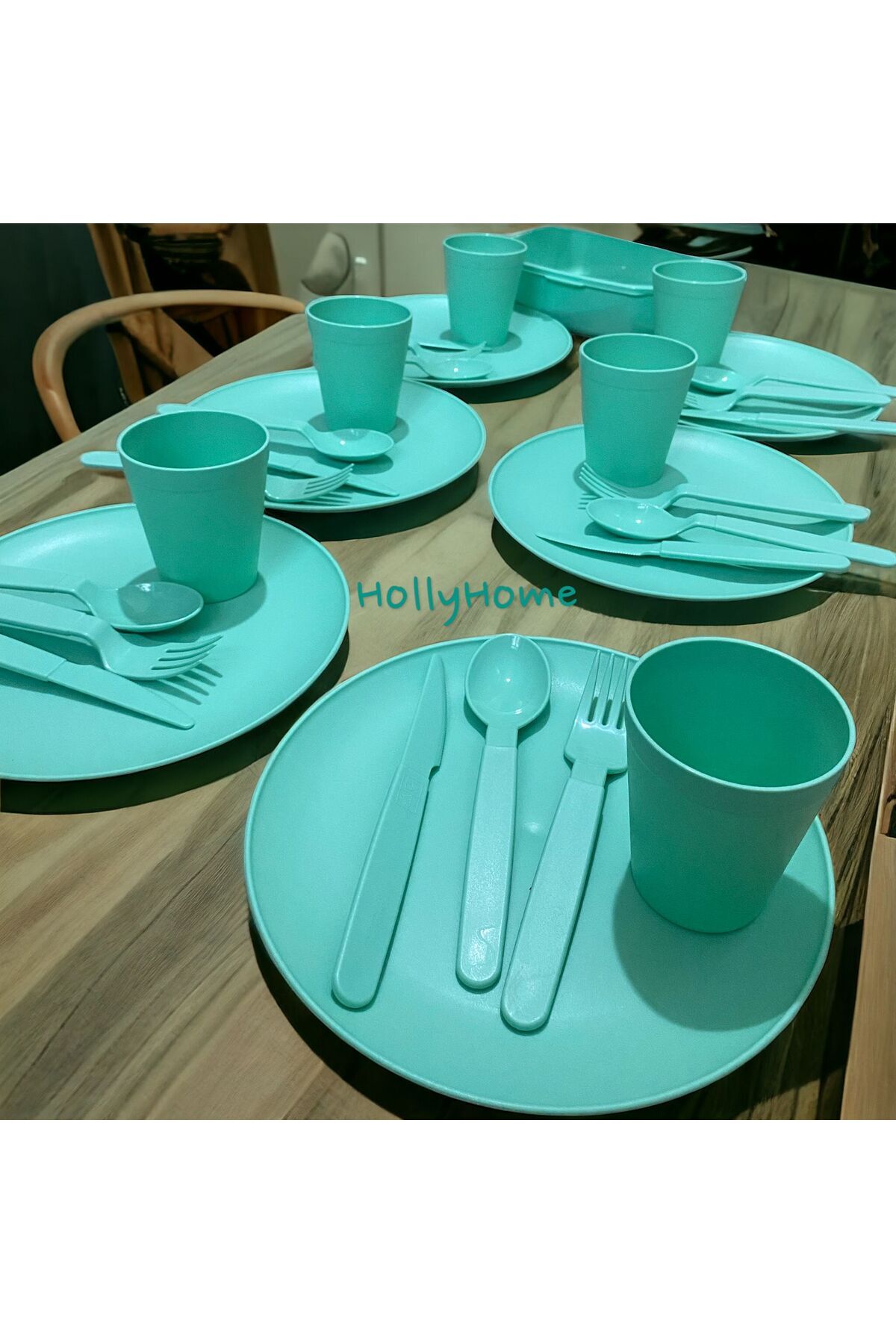 Üçsan 32 Parça 6 Kişilik Kilitli Çantalı Plastik Piknik Seti