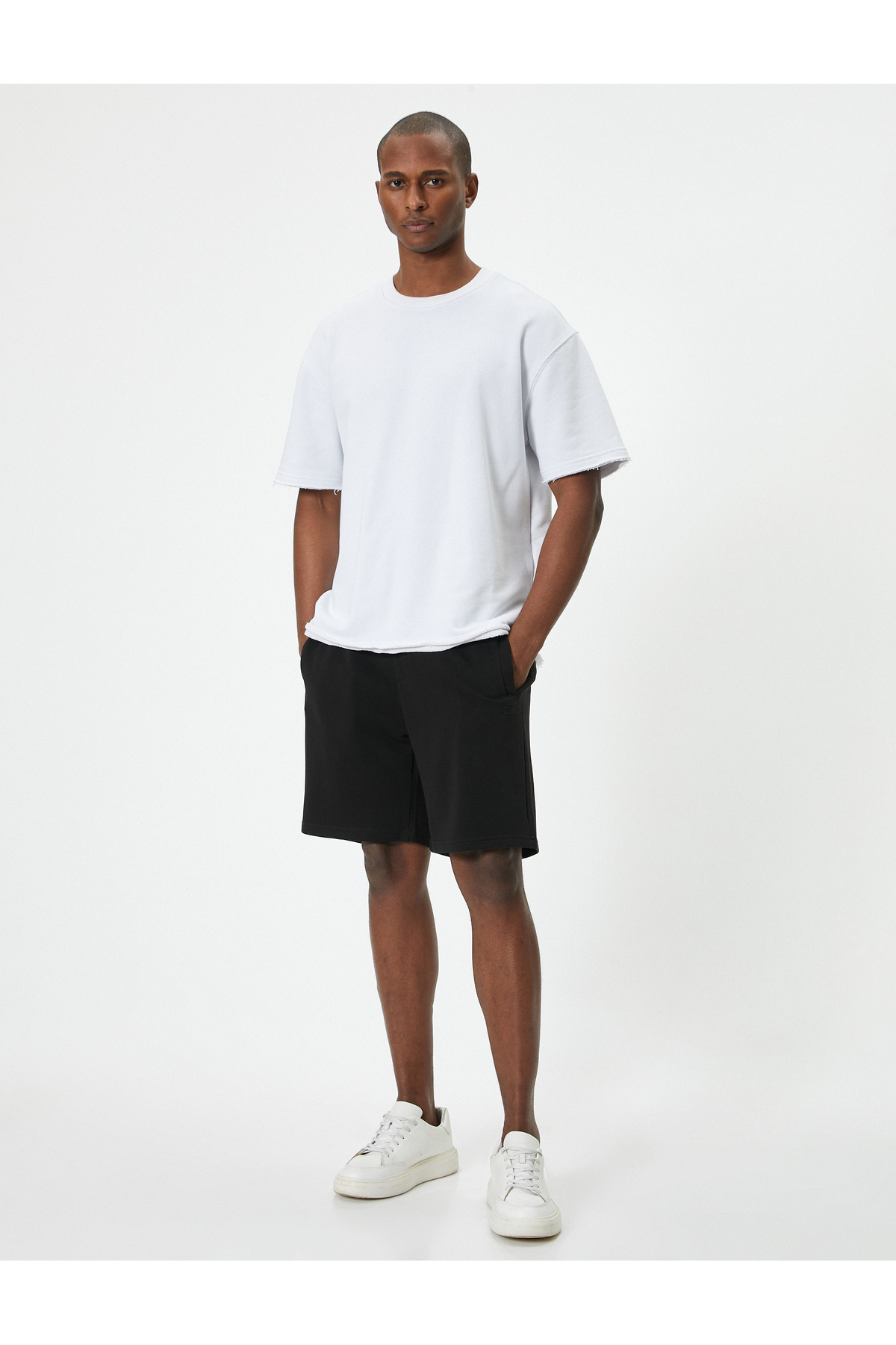 جیب شلوارک پایه توری بالای زانو با جزئیات