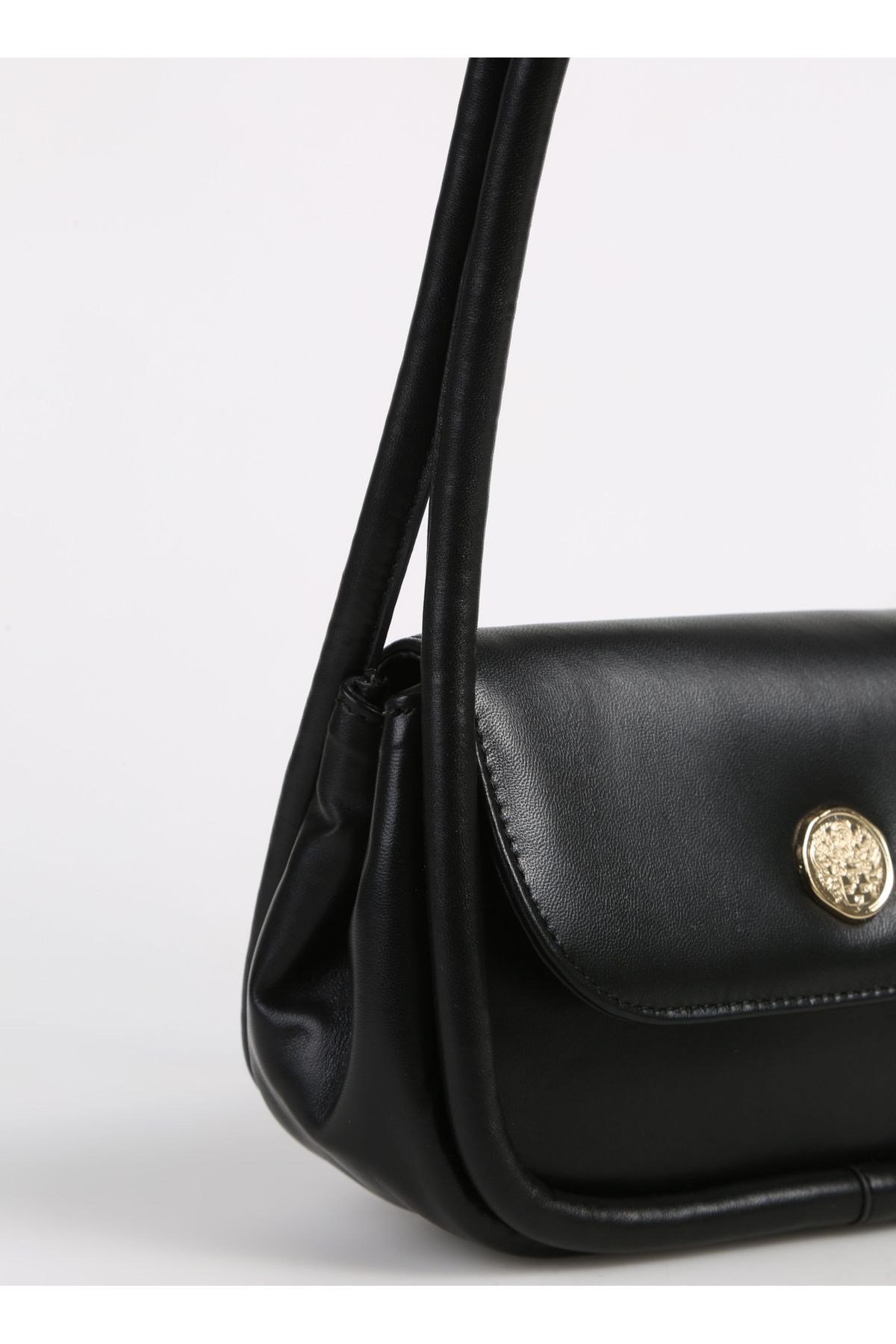 کیف شانه ای مشکی زنانه چرمی سیاه Vince Camuto