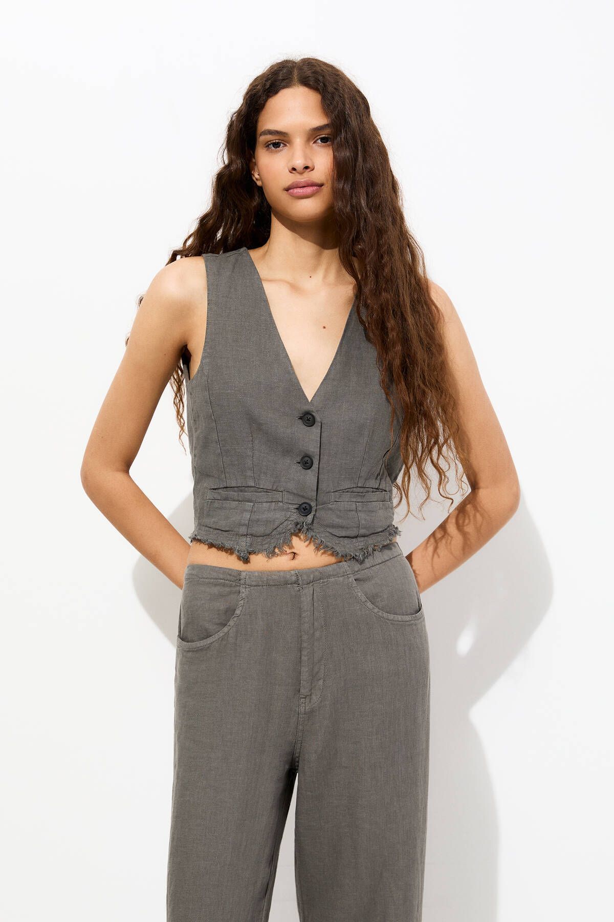 Льняной жилет Pull & Bear с открытой спиной 03771311