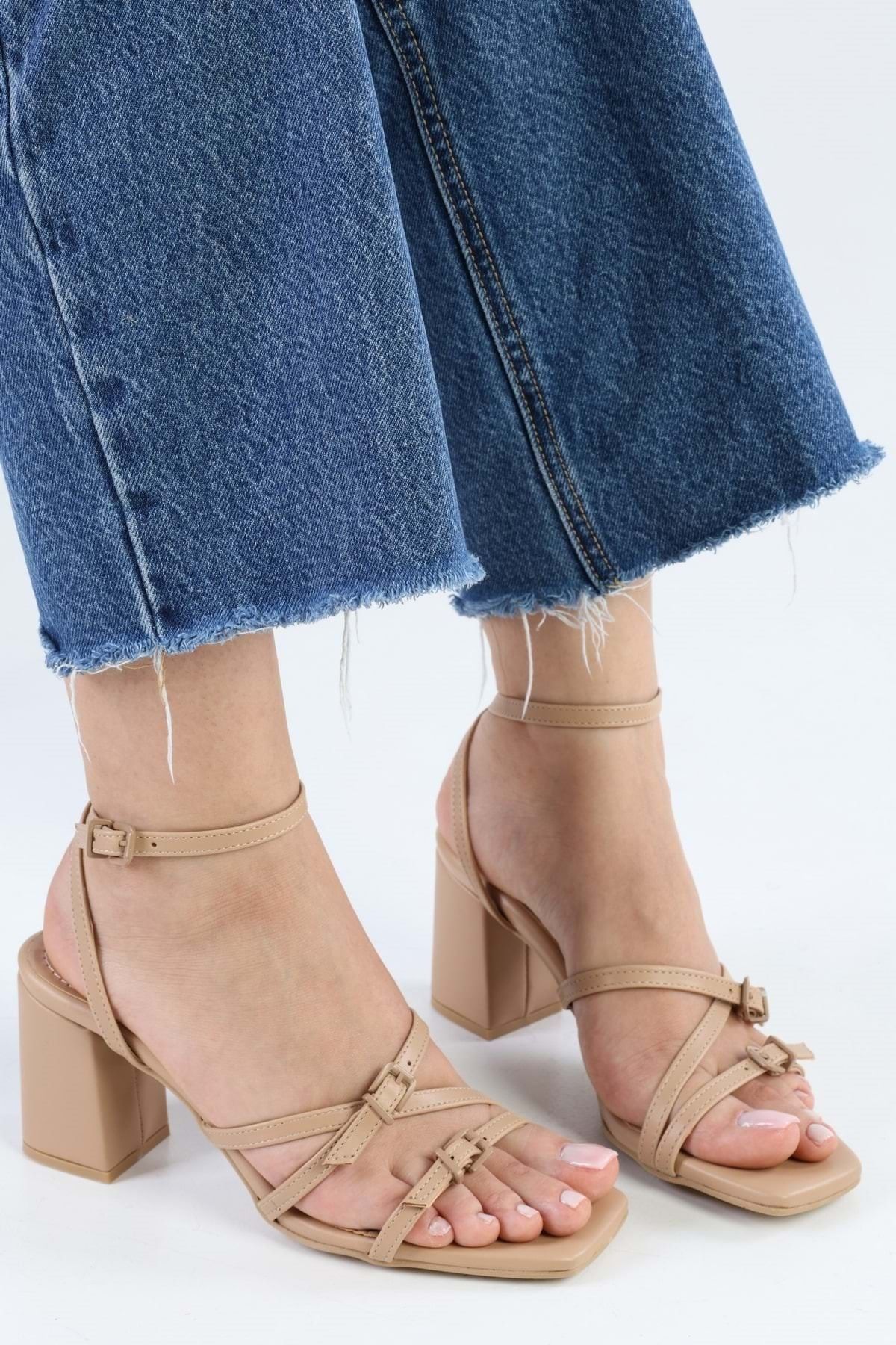 Shoeberry Damskie Buty Na Obcasie Boyze Z Klamrą Paska Kobieta - 40