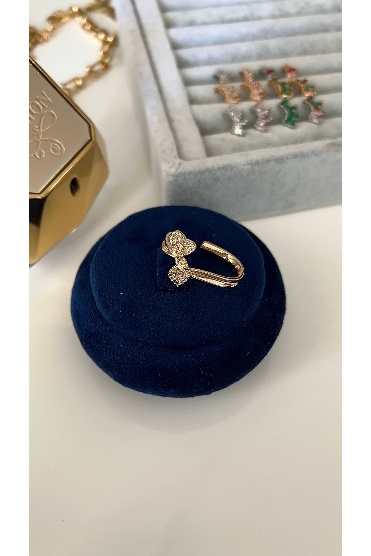 Vip Seri Gold Kalp Detaylı Kıkırdak Küpe (Earcuff)