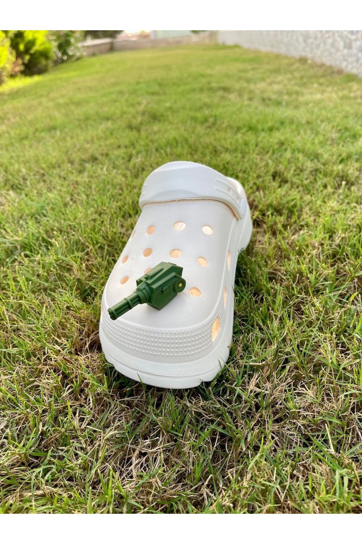 هدیه مفهومی 3D CROCS CHARM HAKI TANK تزئینات دمپایی ماشین تزئین JIBBITZ Crocs