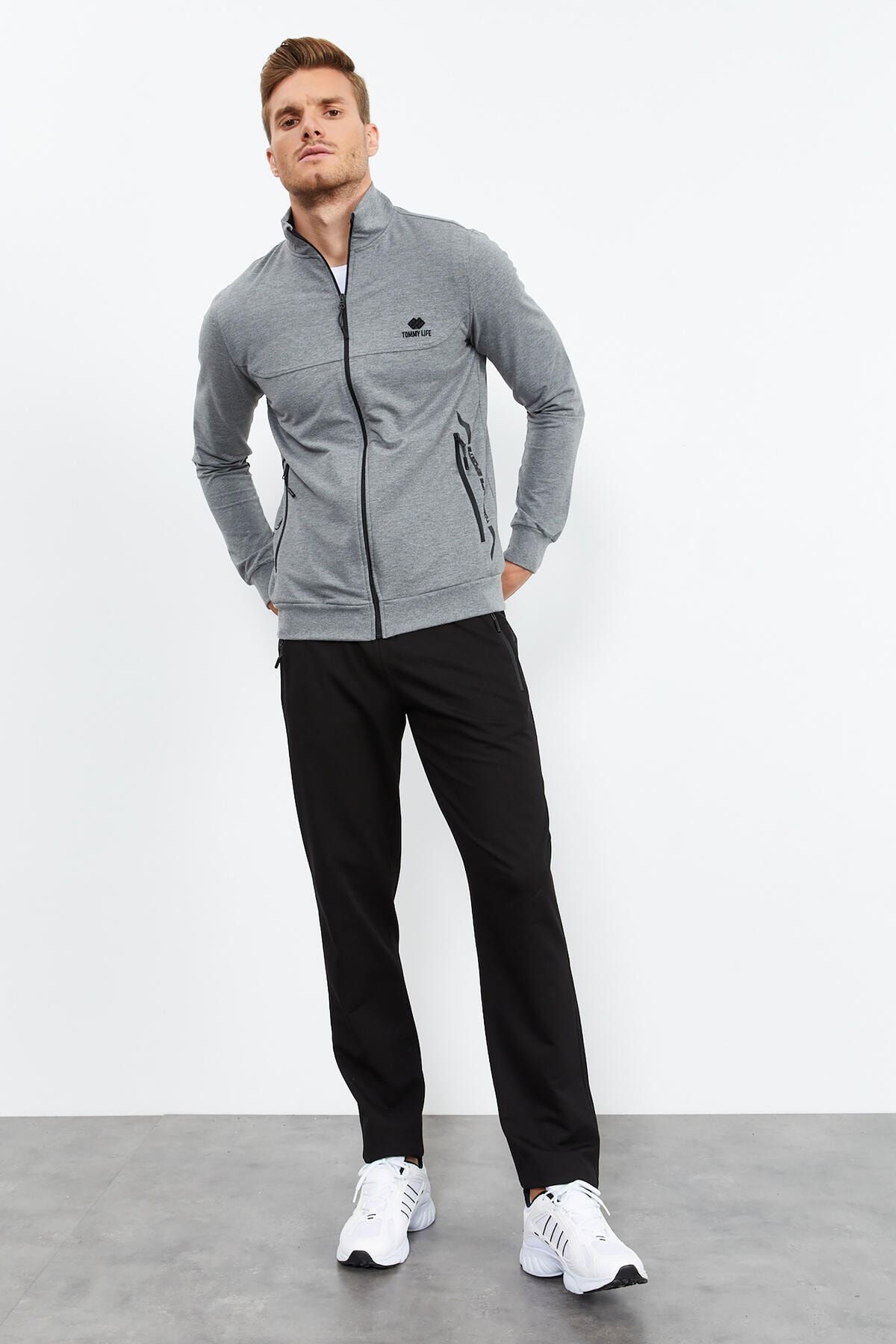 TOMMY LIFE Grey Melange — Черный мужской спортивный костюм с классическим кроем и воротником-стойкой на молнии — 85152