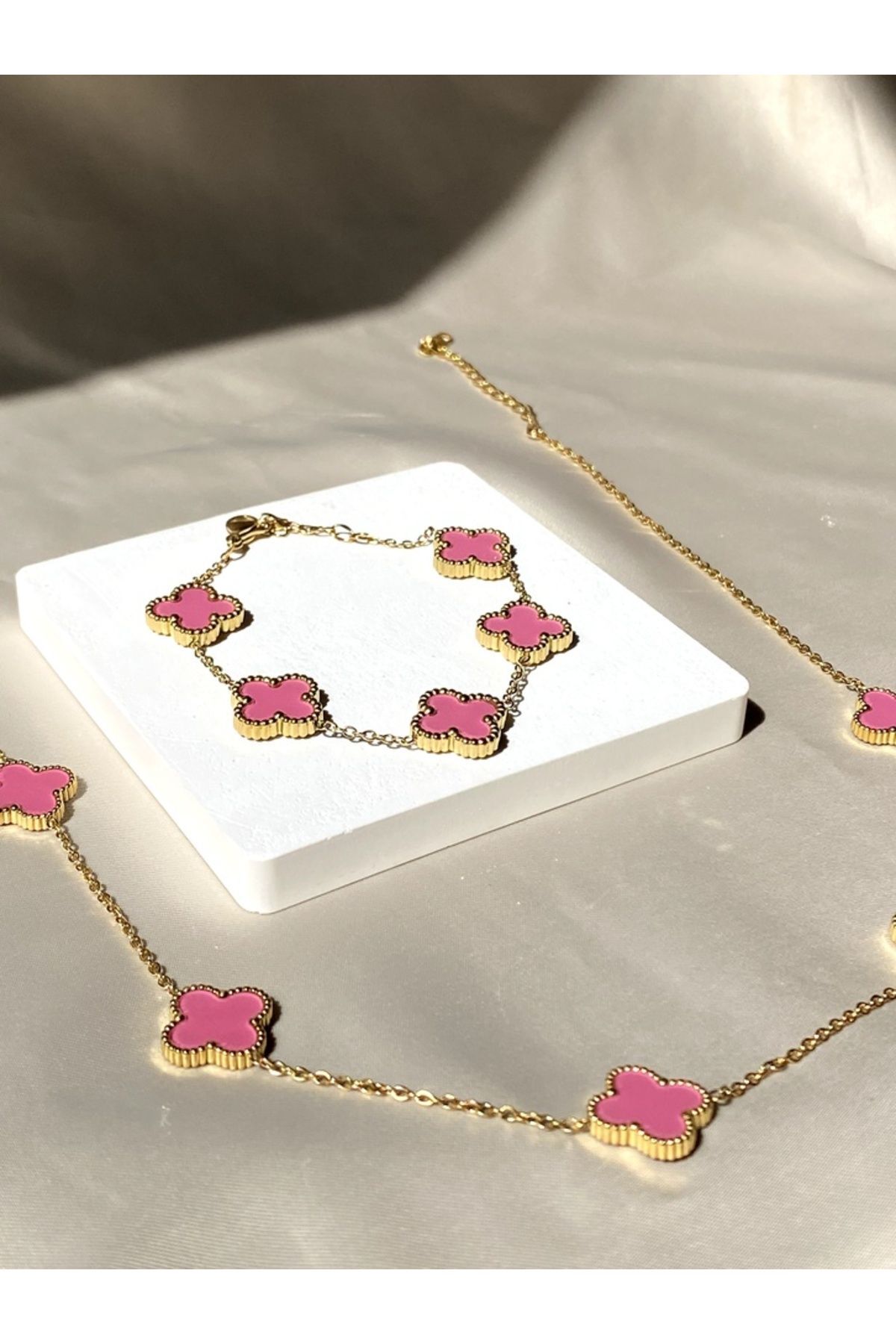 Inure Jewelry Pembe Yonca Model Kadın Çelik (KOLYE & BİLEKLİK) 2'li Set