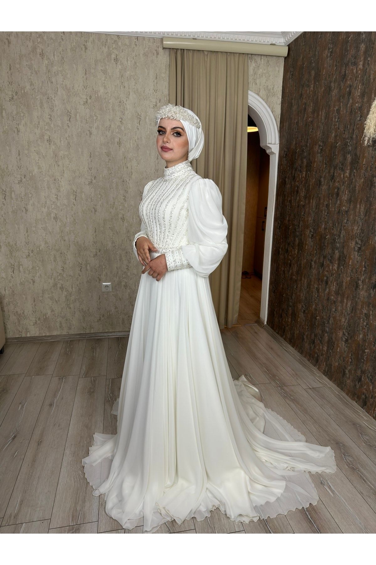 https://cdn.dsmcdn.com/ty1324/product/media/images/prod/QC/20240523/15/ec4e85ff-6a1f-3b49-8444-2e026098b657/1_org_zoom.jpg