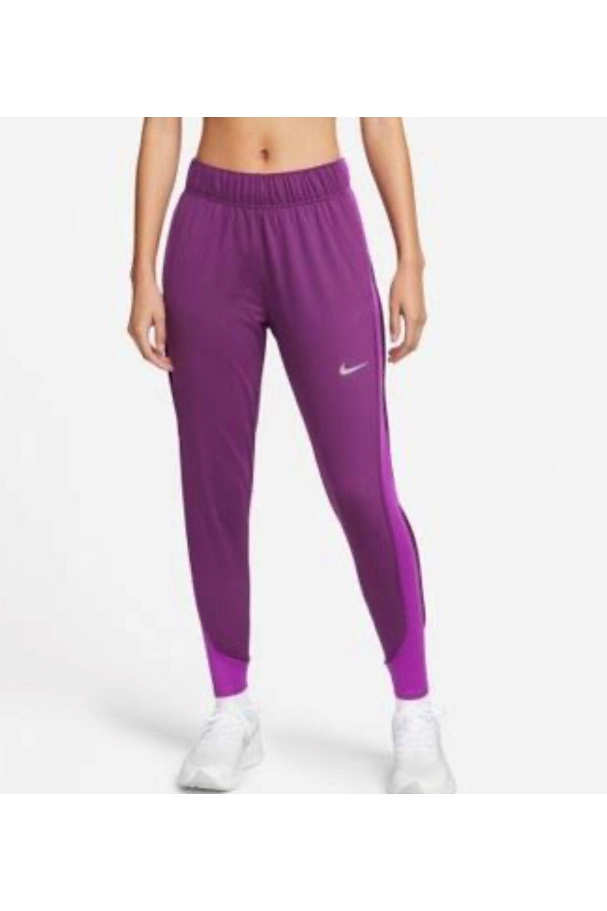 Nike Therma fit Essential Women s Running Sweatpants Trendyol