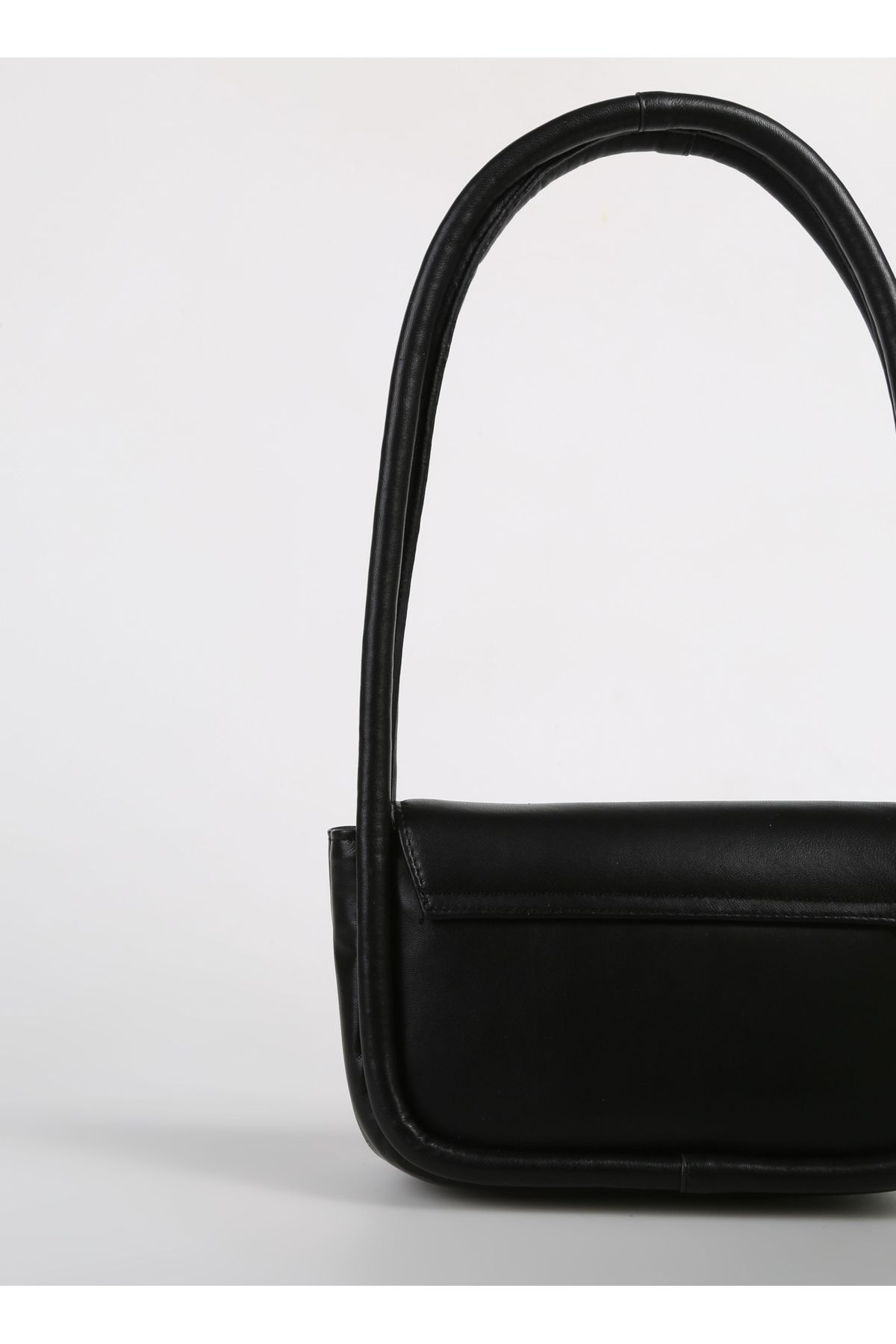 کیف شانه ای مشکی زنانه چرمی سیاه Vince Camuto