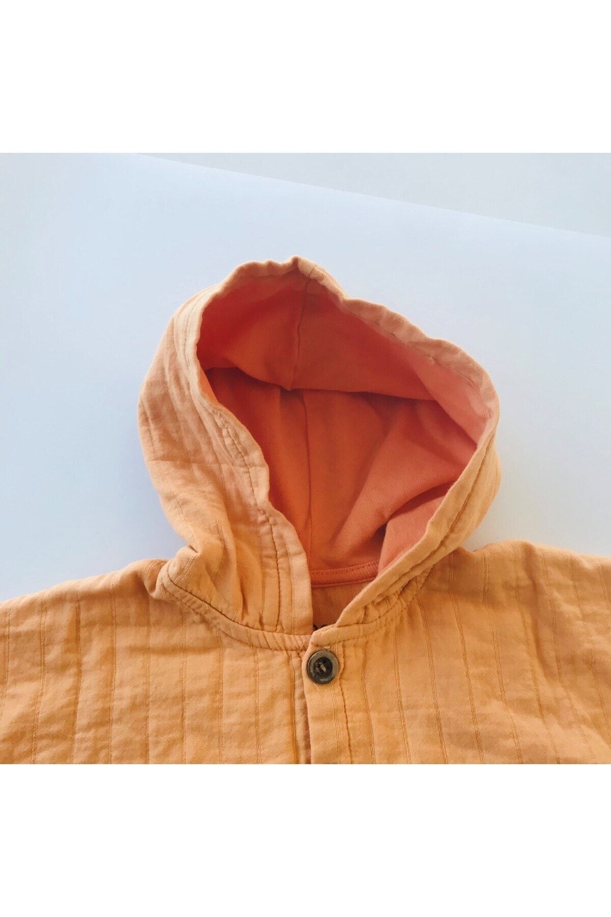 Aydodo Conroy Kapuşonlu Önü Düğmeli Tetra Organik Muslin Hırka fotoğrafı 3 (önizleme)