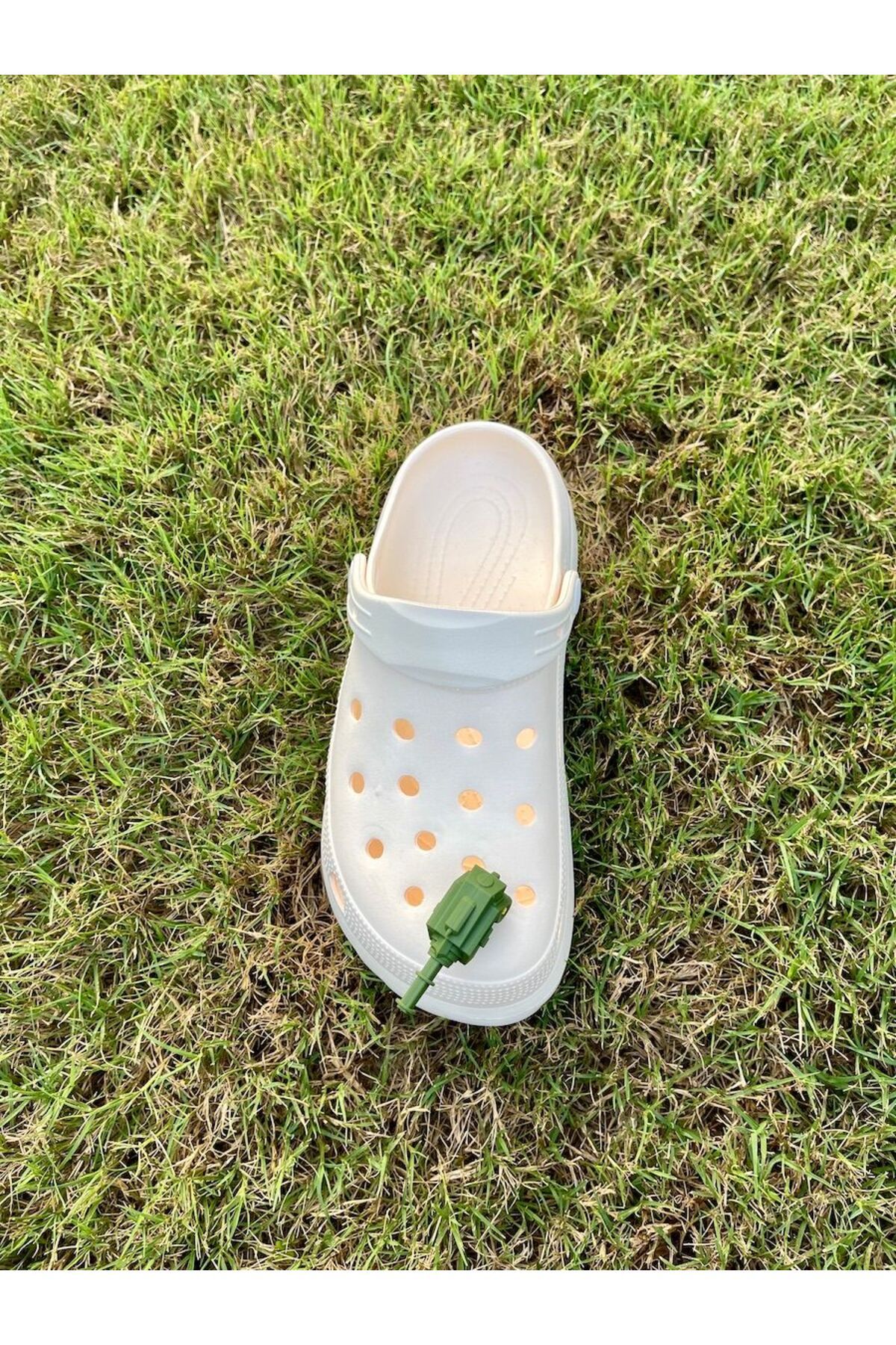 هدیه مفهومی 3D CROCS CHARM HAKI TANK تزئینات دمپایی ماشین تزئین JIBBITZ Crocs