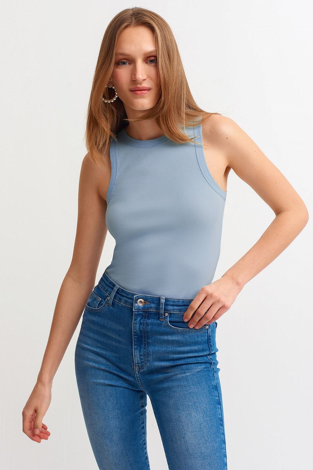 la & vetta-Women's Baby Blue Ribbed T-shirt Halter Neck Knitted Undershirt 2