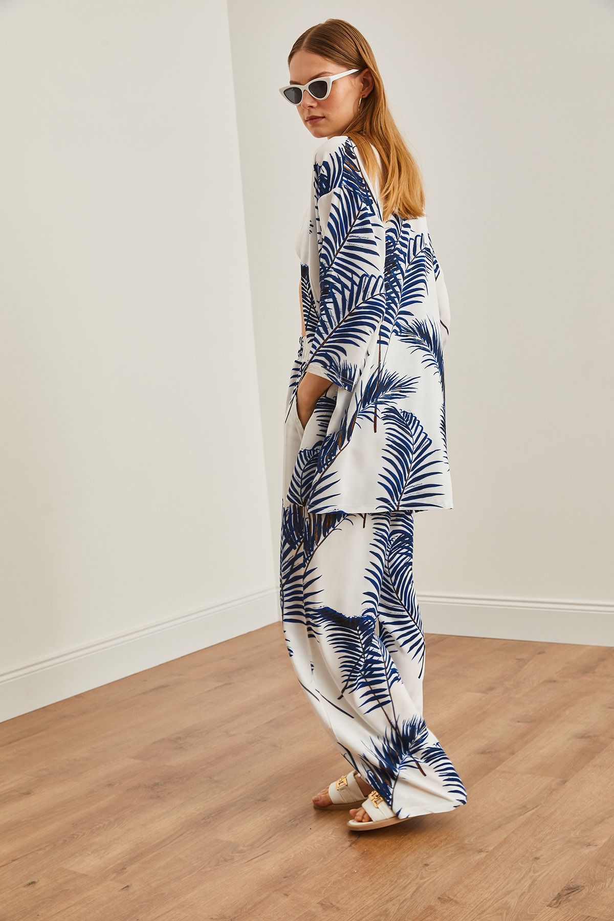 Olalook-Λευκό Navy Blue Kimono and Palazzo Pants - TKM-19000293 7