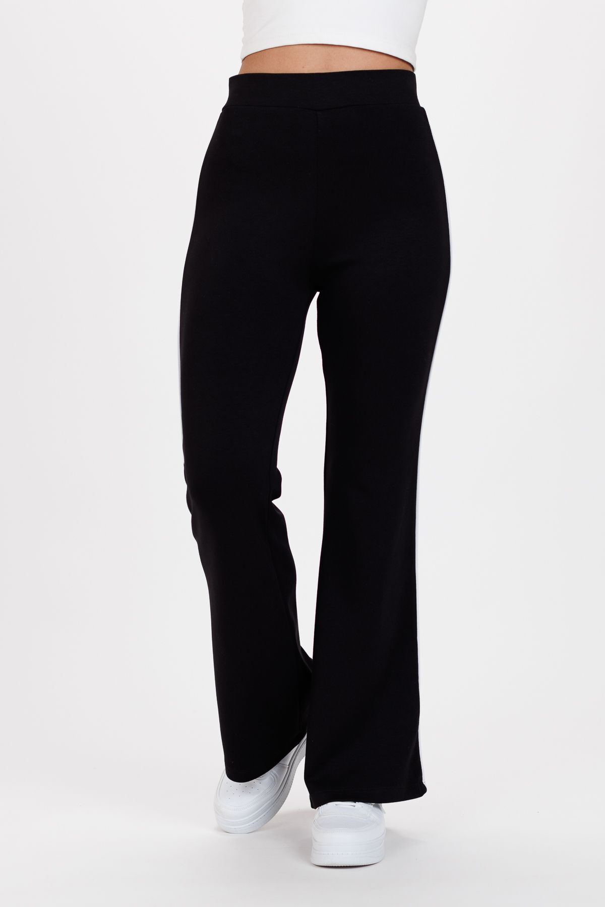 Ecrou-Women's Black Side Piping Detailed Flare Mold Pants 5