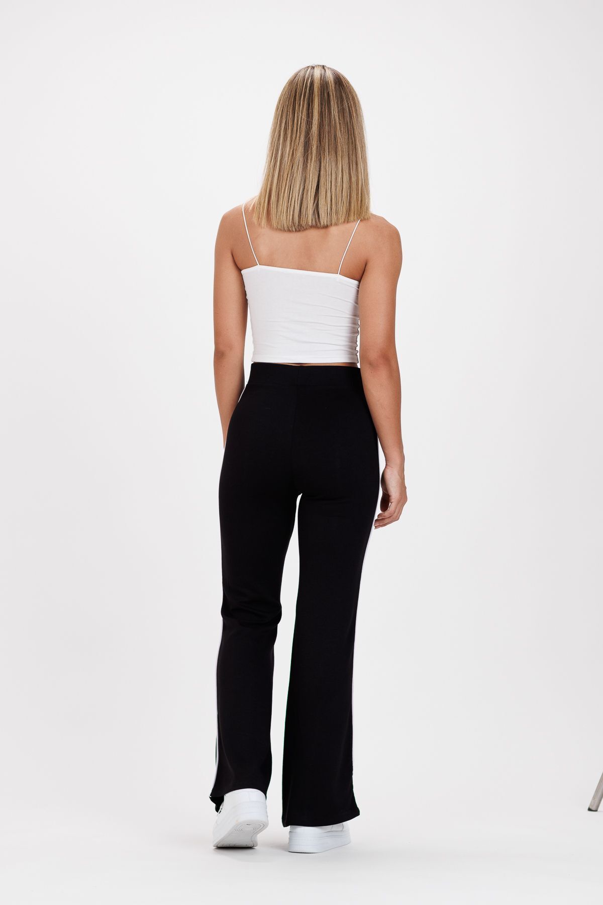 Ecrou-Women's Black Side Piping Detailed Flare Mold Pants 4