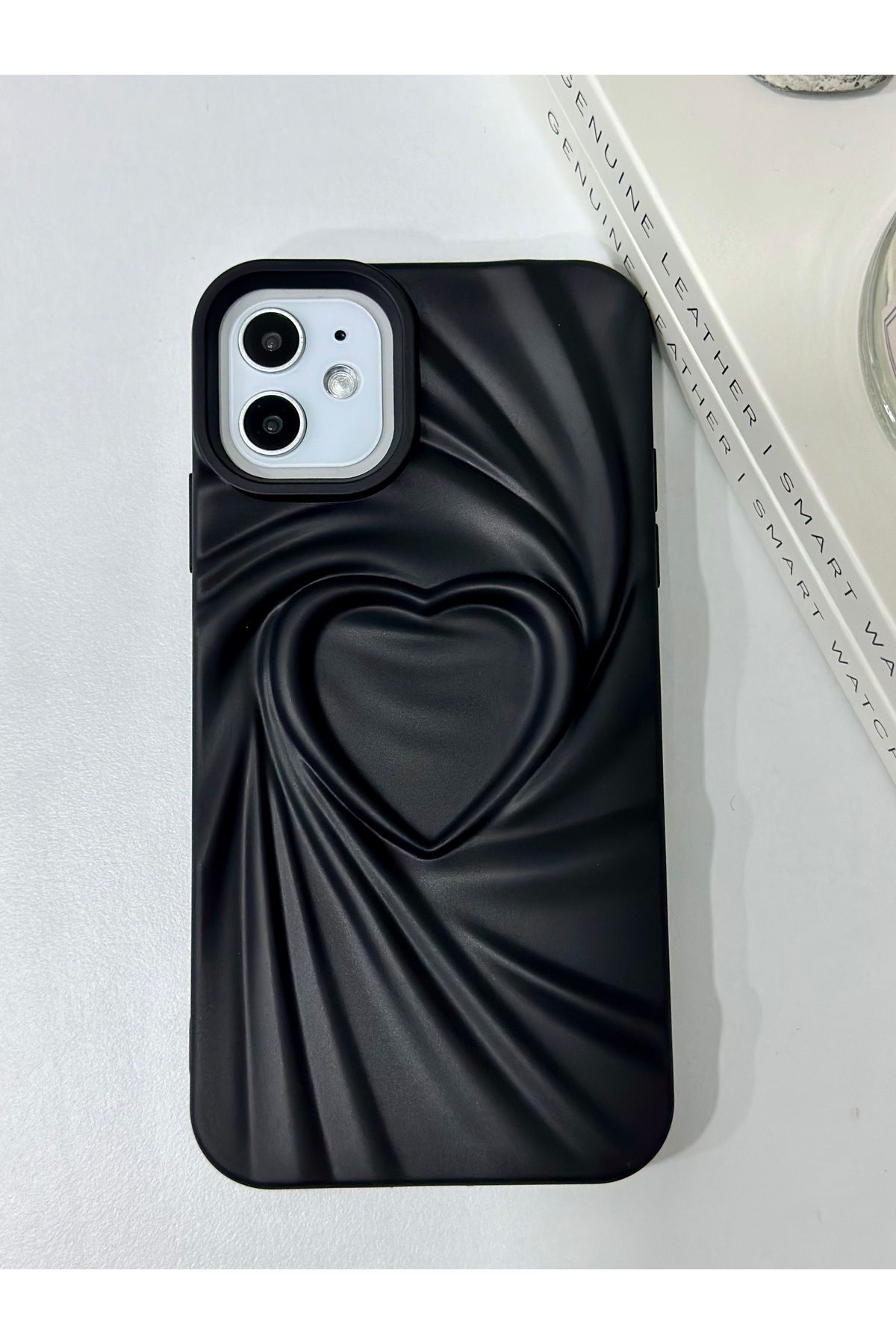 Go Aksesuar-حافظة سيليكون مضادة للصدمات متوافقة مع هاتف Apple Iphone 11 ثلاثية الأبعاد من الساتان غير اللامع على شكل قلب 2