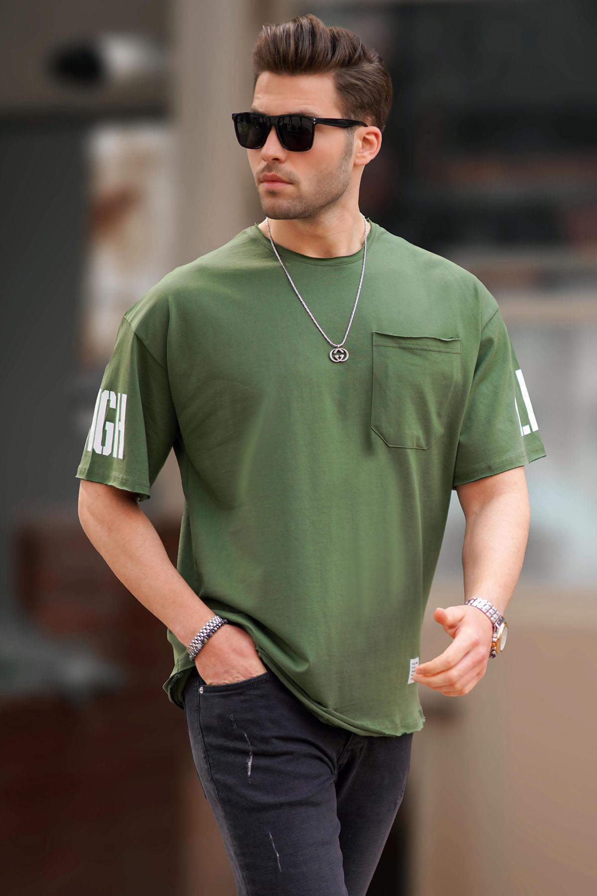 تیشرت مردانه بیسیک مشکی با جزئیات جیبی و آستین های چاپ شده