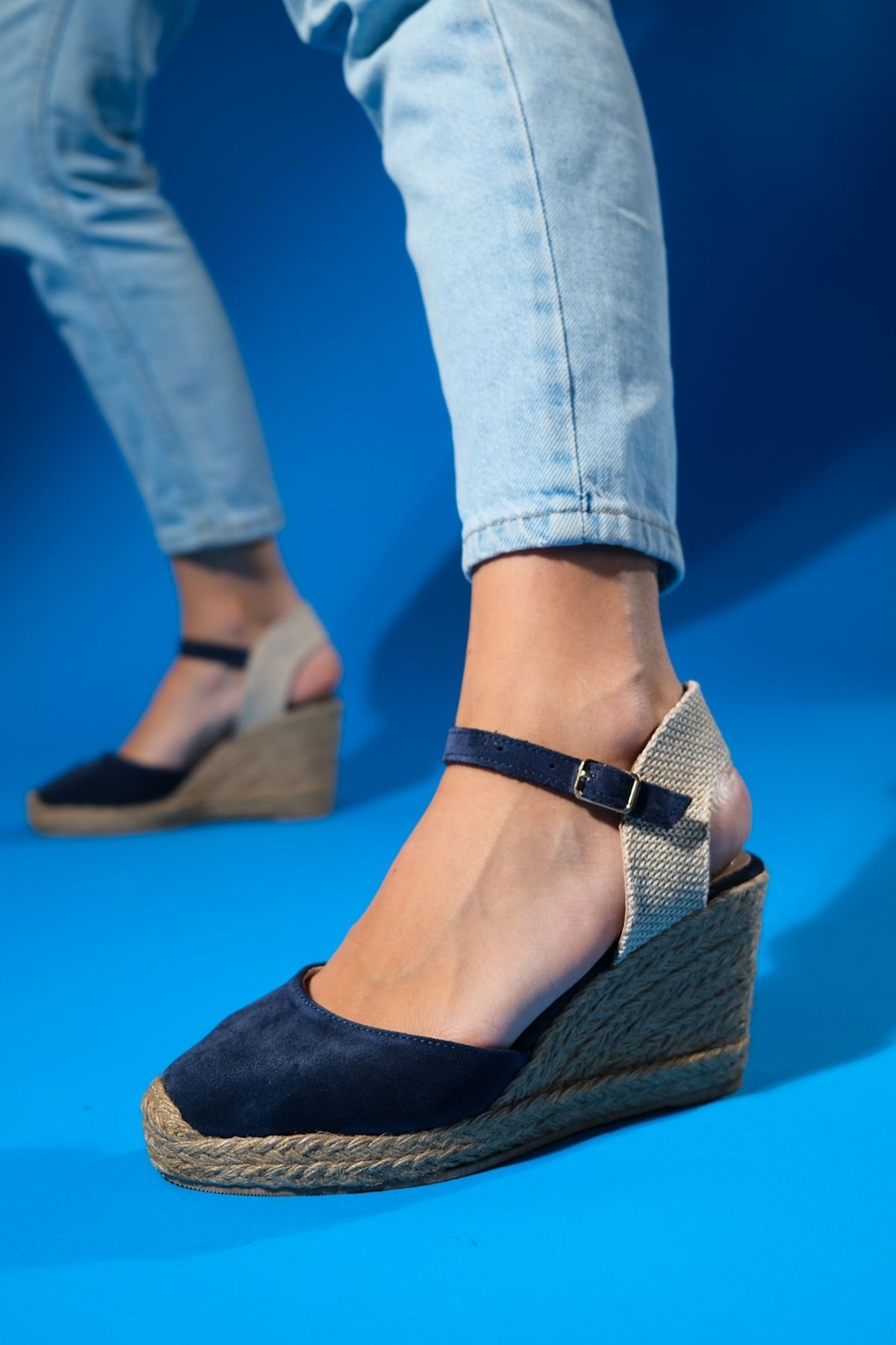 صندل پاشنه دار زنانه چرم جیر آبی جین SİNTA luvishoes