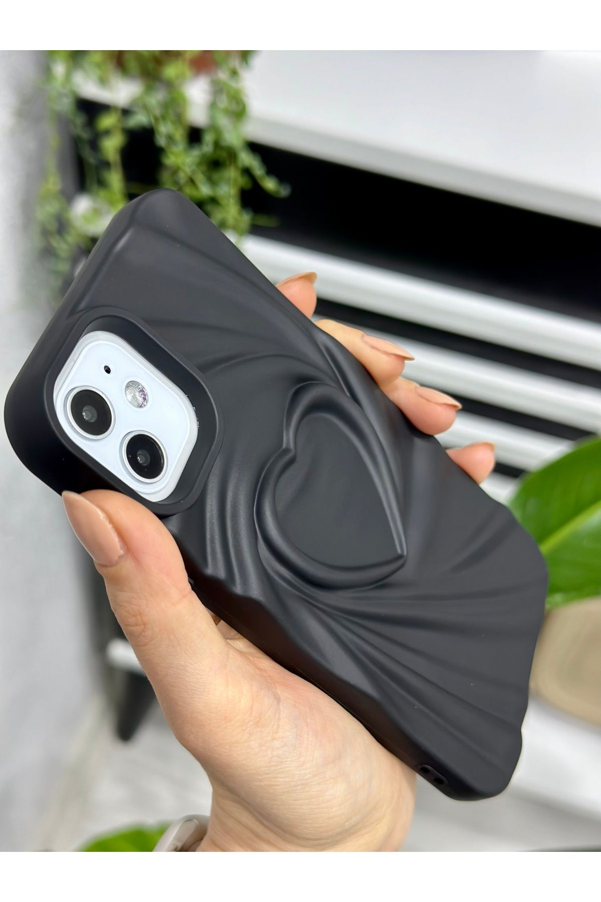 Go Aksesuar-حافظة سيليكون مضادة للصدمات متوافقة مع هاتف Apple Iphone 11 ثلاثية الأبعاد من الساتان غير اللامع على شكل قلب 7