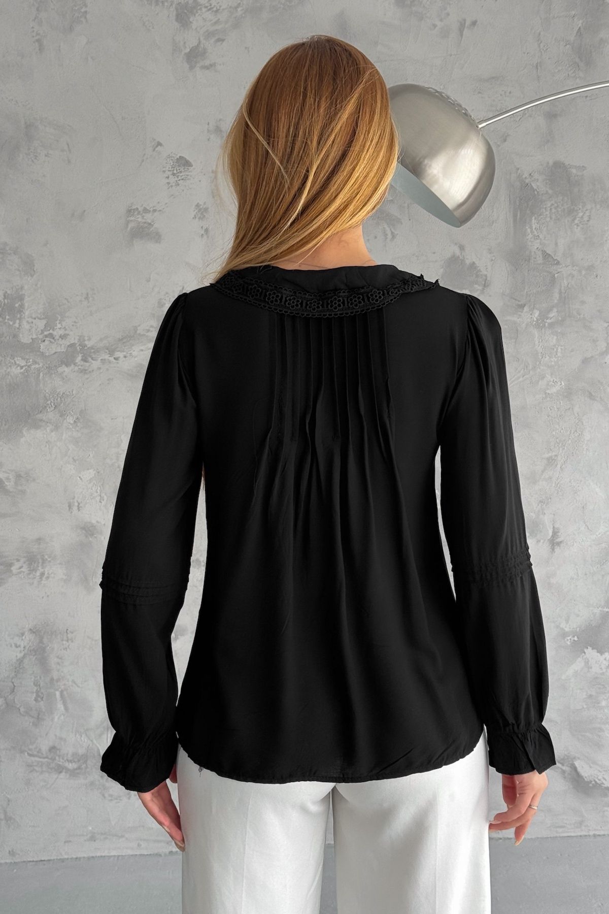 FEMELLE-Schwarze Rüschenbluse für Damen 4