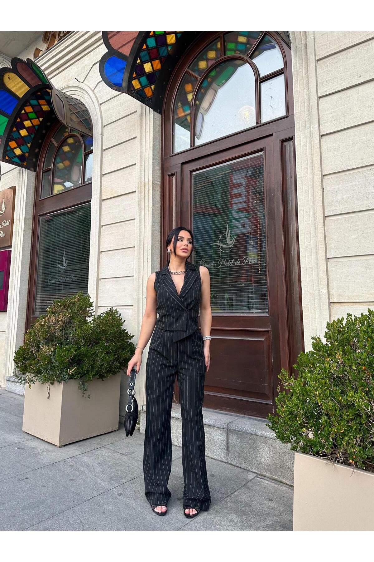 Vest & Pants Pocket Suit Set - Stylish and Modern Design - Görsel 3