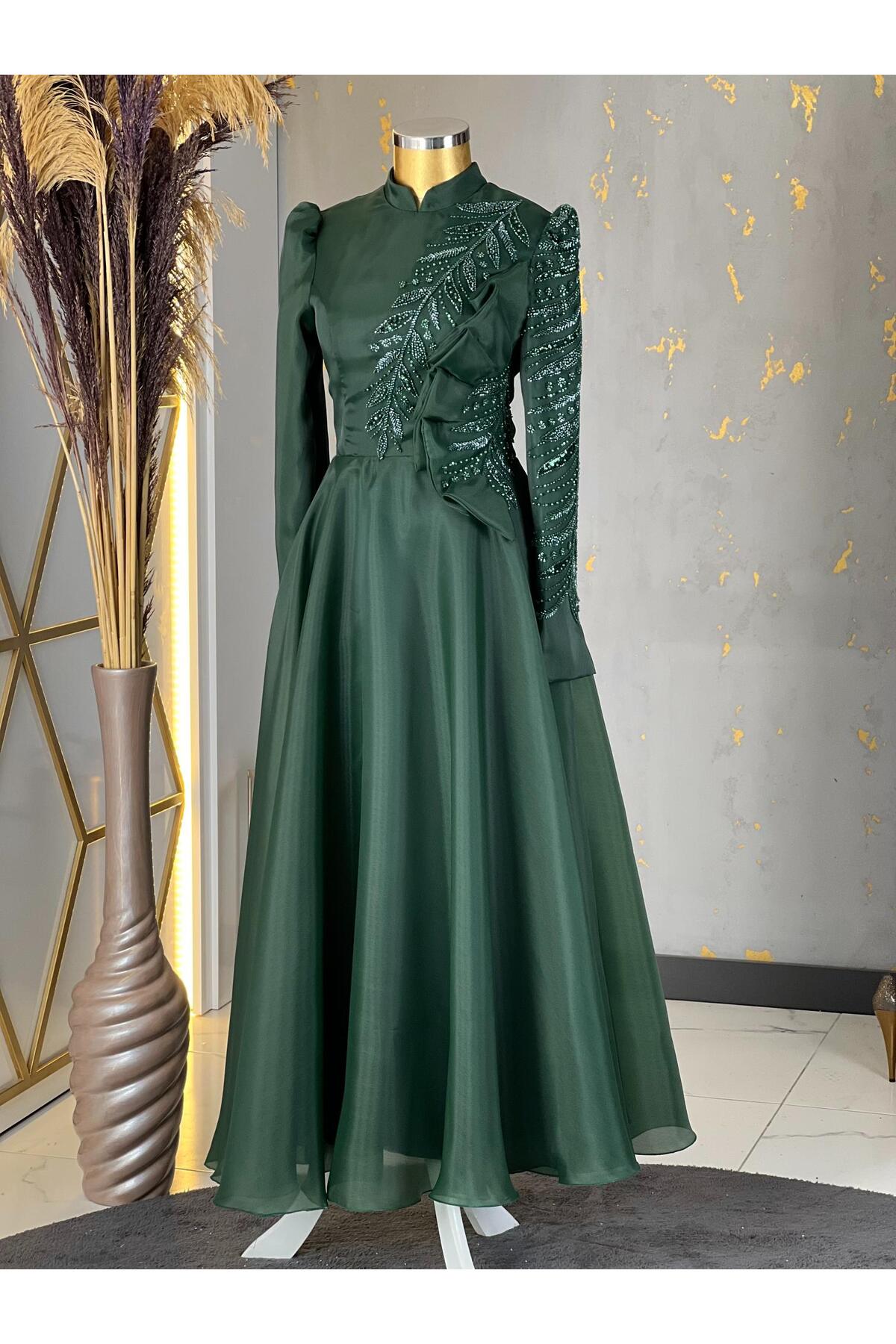 white christmas dresses Amazing Long Dark Green Mermaid Sleeveless Beading Prom Dresses With Lace