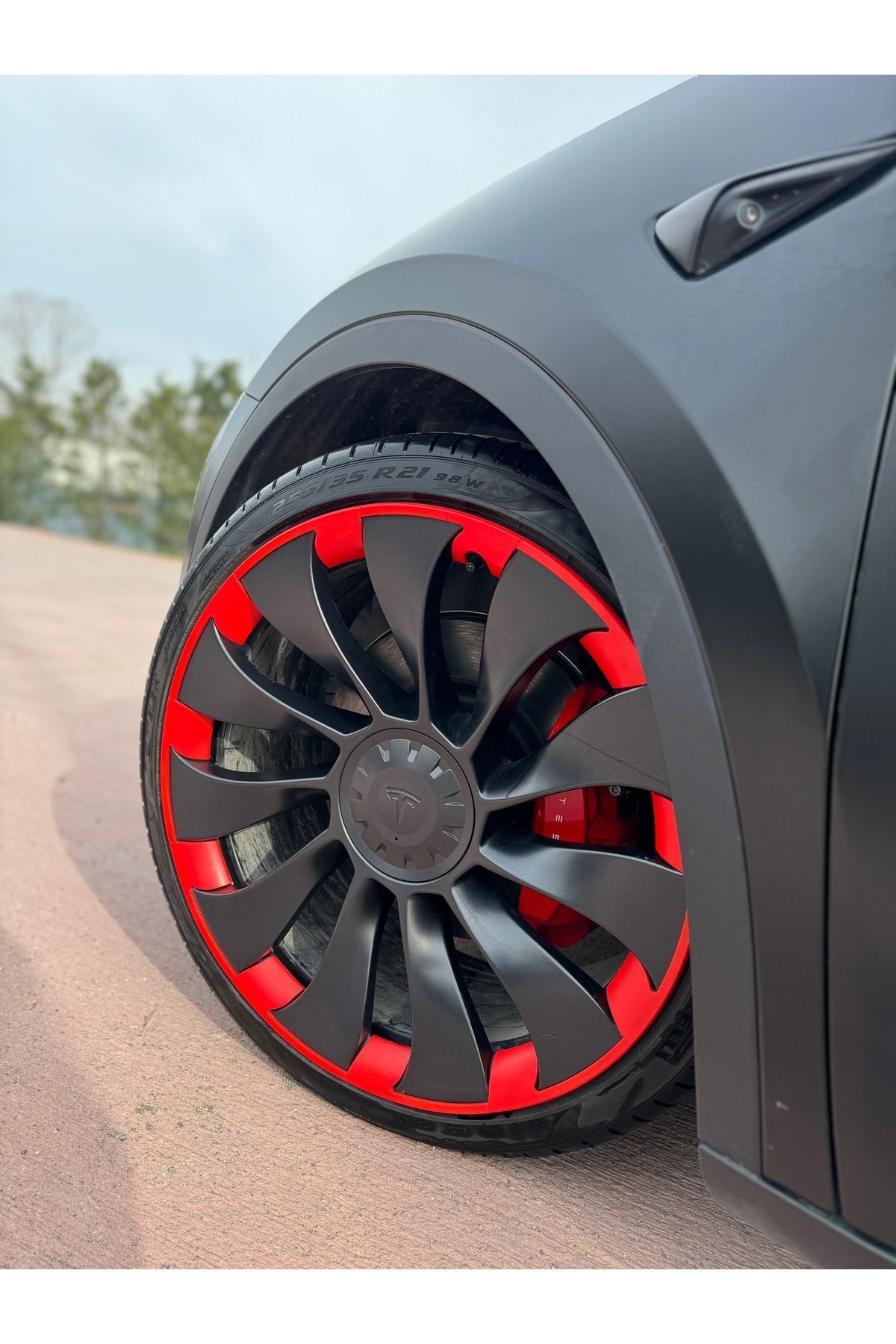 Ayaltes TESPX Tesla Model Y Induction 20 velgenbescherming – lijmvrije ultra-sterke klembevestiging, CNC-precisiesnede, inclusief PPF, complete set van 4 stuks (voor 4 wielen) – rood