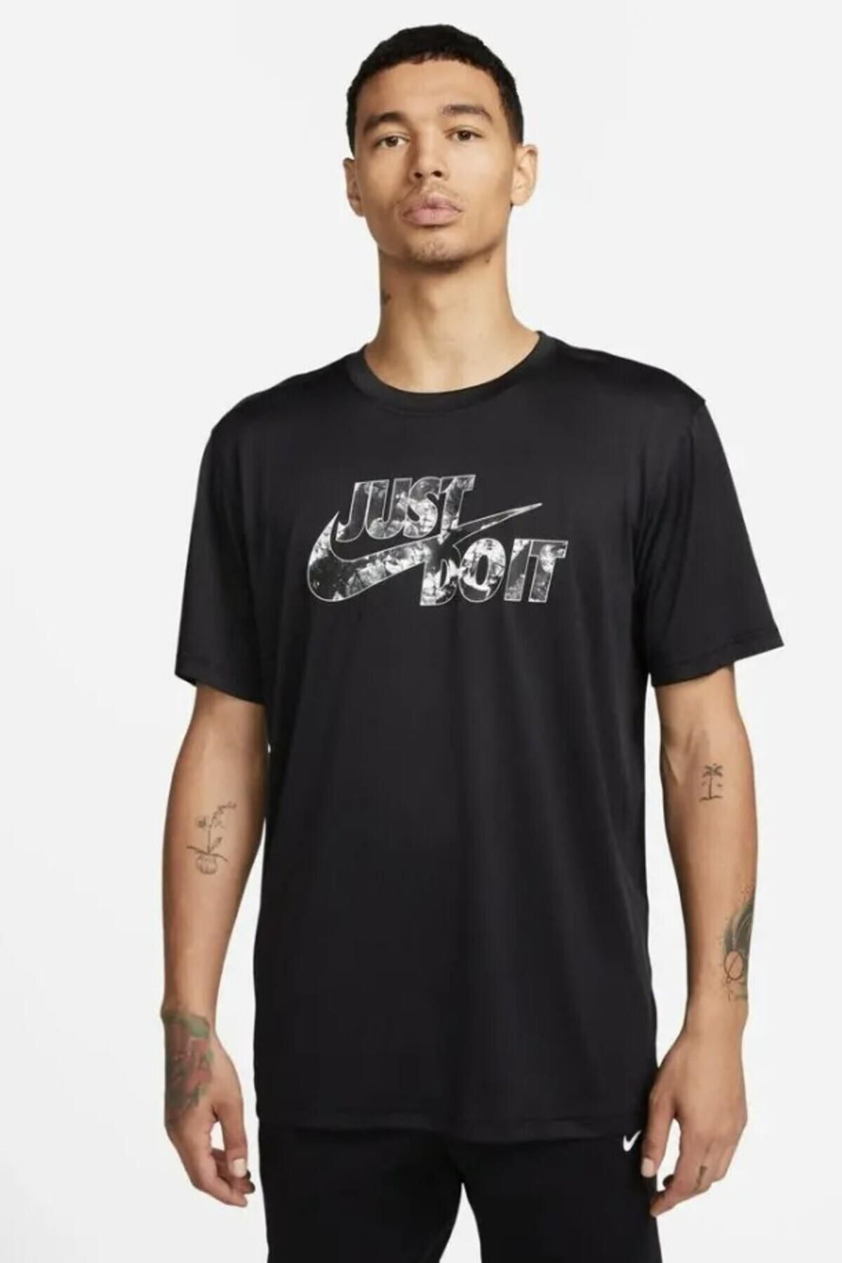 Nike Just Do It Graphic Men s Black Training T shirt comfortable fit Trendyol