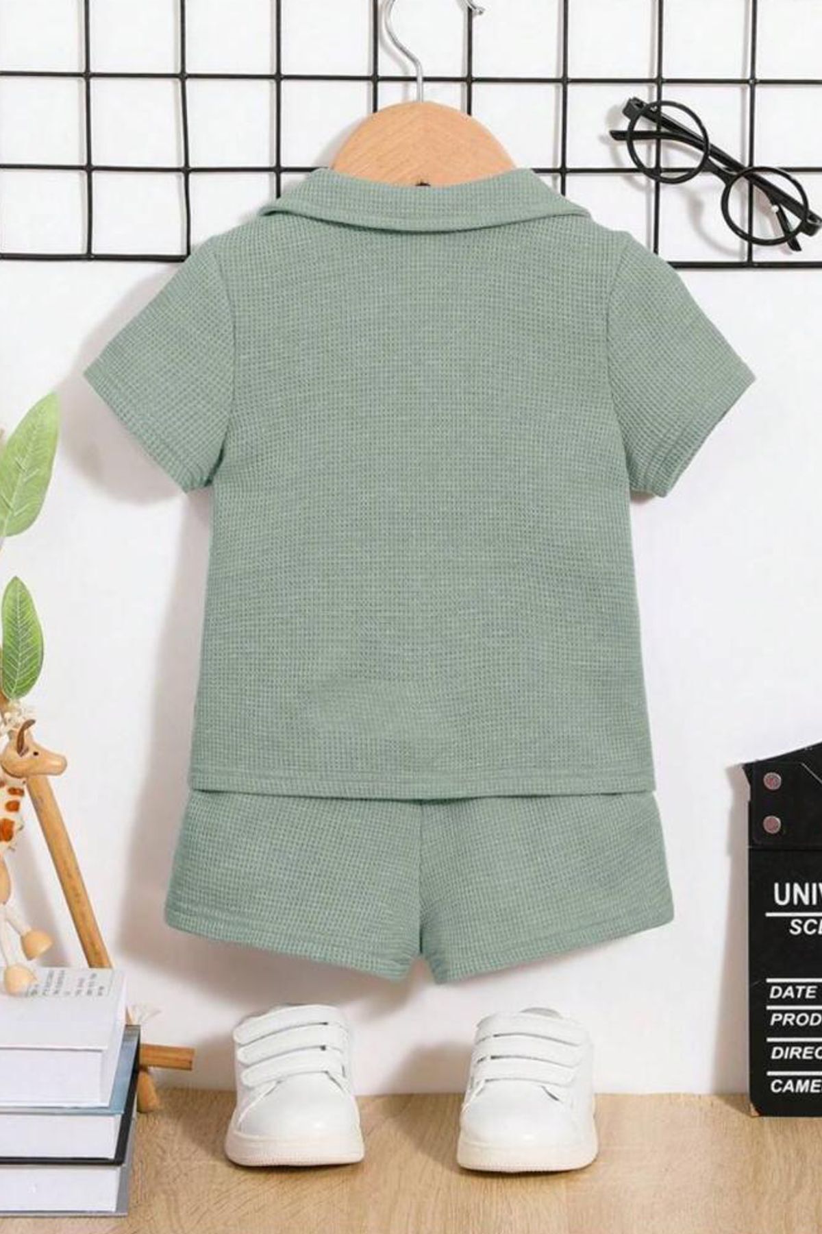 Bubito Waffle Görselli V Yaka Pamuklu Yazlık Bebek Çocuk Şort Takım-Yeşil fotoğrafı 2 (önizleme)