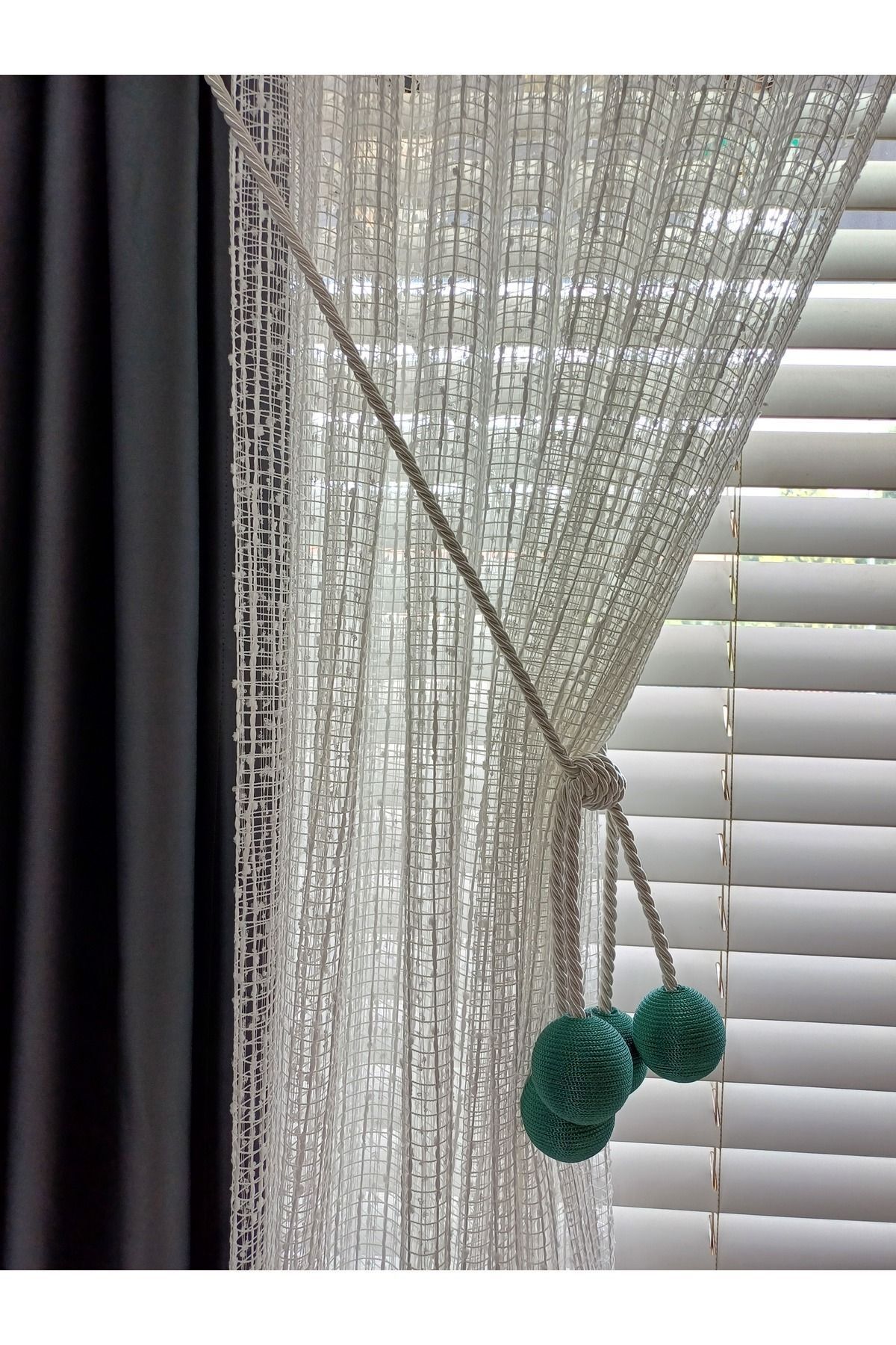 venedik home-Emerald Colored 4 Ball Modern Ecru Wrapped Tulle and Background Curtain Binding Apparatus - Brachol 2