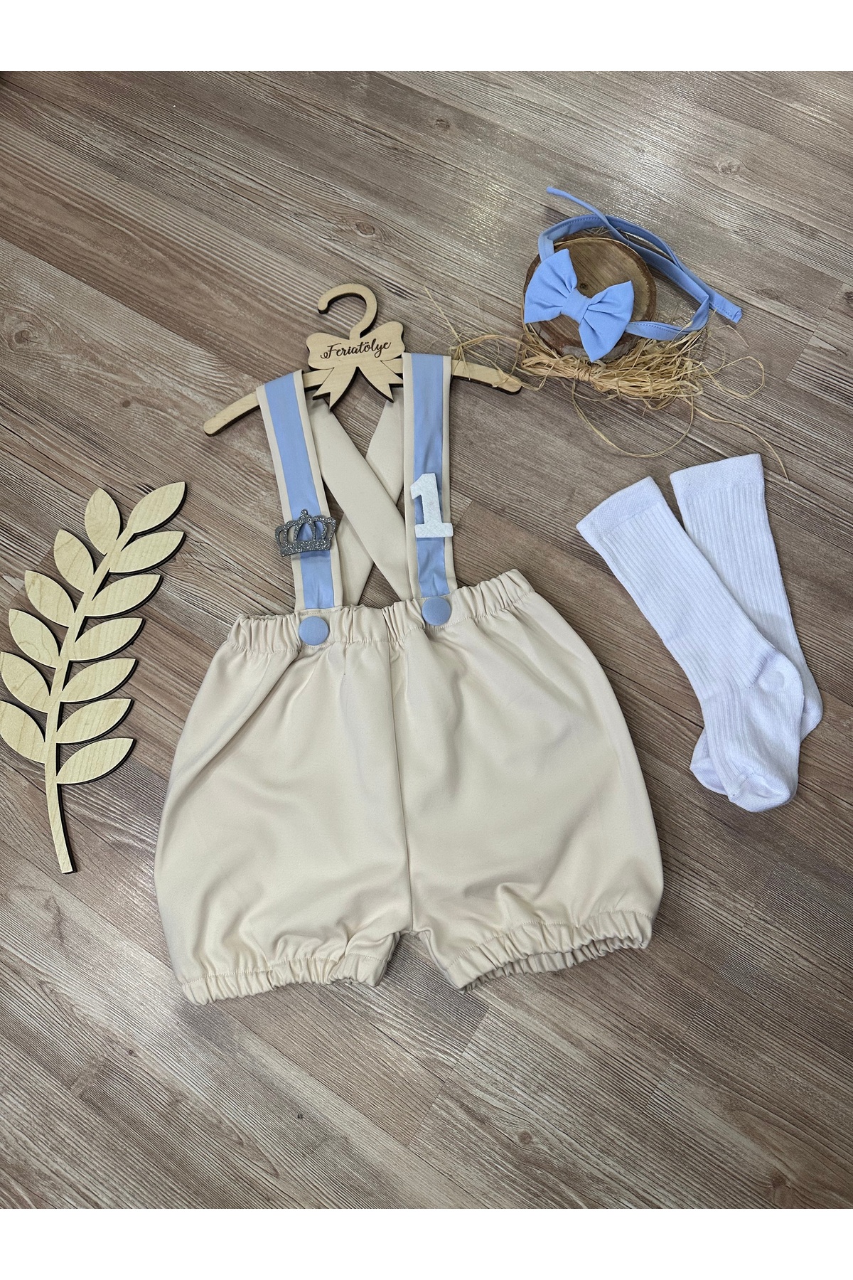Feriatolye Kral tacı konsepti Krem mavi erkek bebek şort salopet papyon çorap seti fotoğrafı 5 (önizleme)