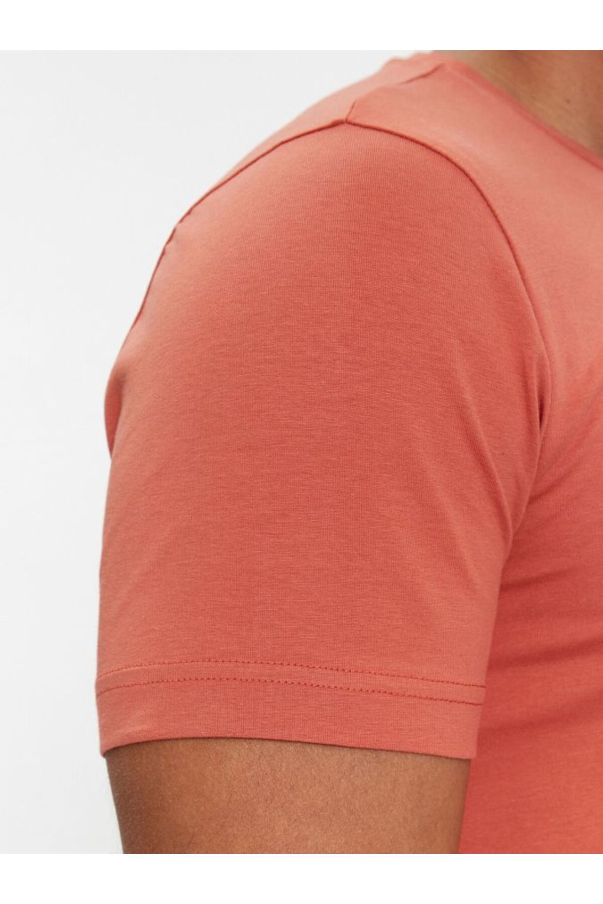 Calvin Klein-Brick Color Men's T-shirt - Logo Detailed 5