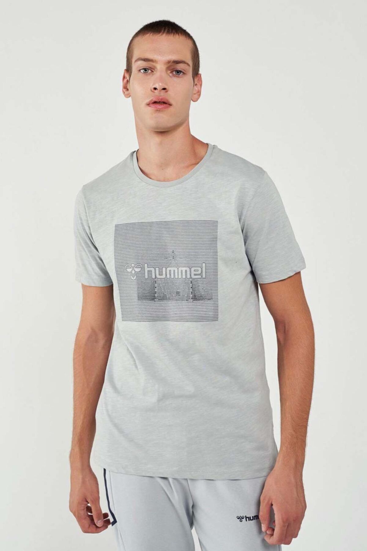 تی شرت اسپرت پارجه ای قابل تنفس مردانه خاکستری هومل Hummel (برند دانمارک)